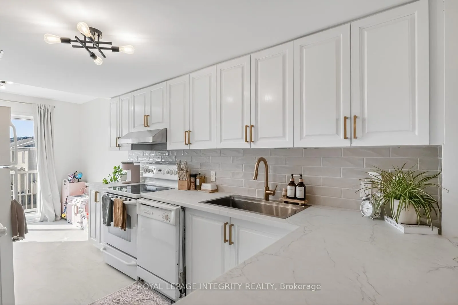 Photo 10 of 258 Chapman Mills Drive, Ottawa, Barrhaven - Strandherd — HOMEH