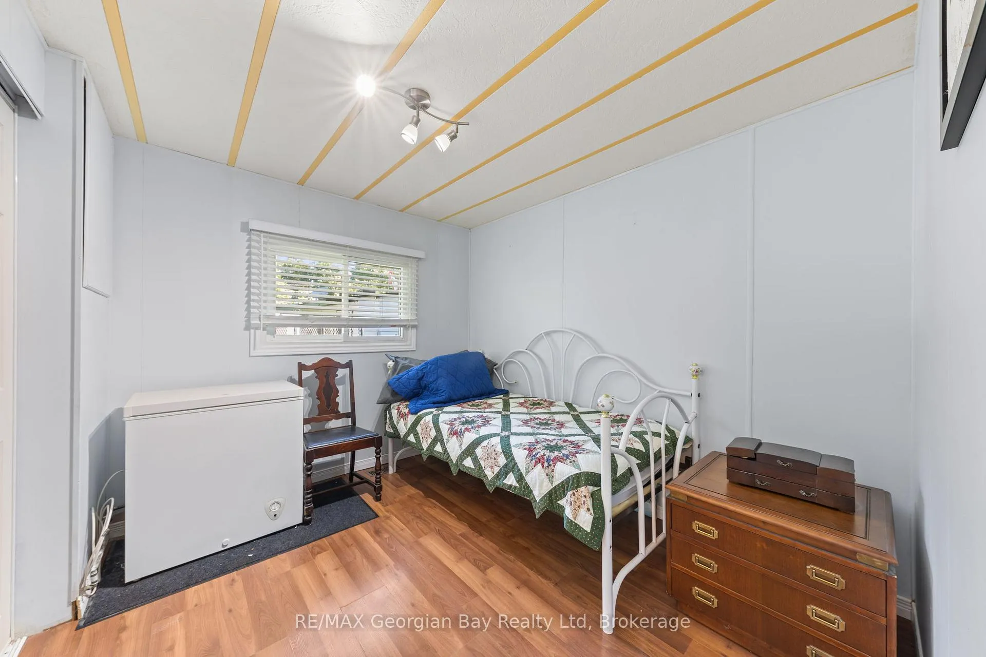 Photo 15 of 3 Lakeshore Road, Midland — HOMEH