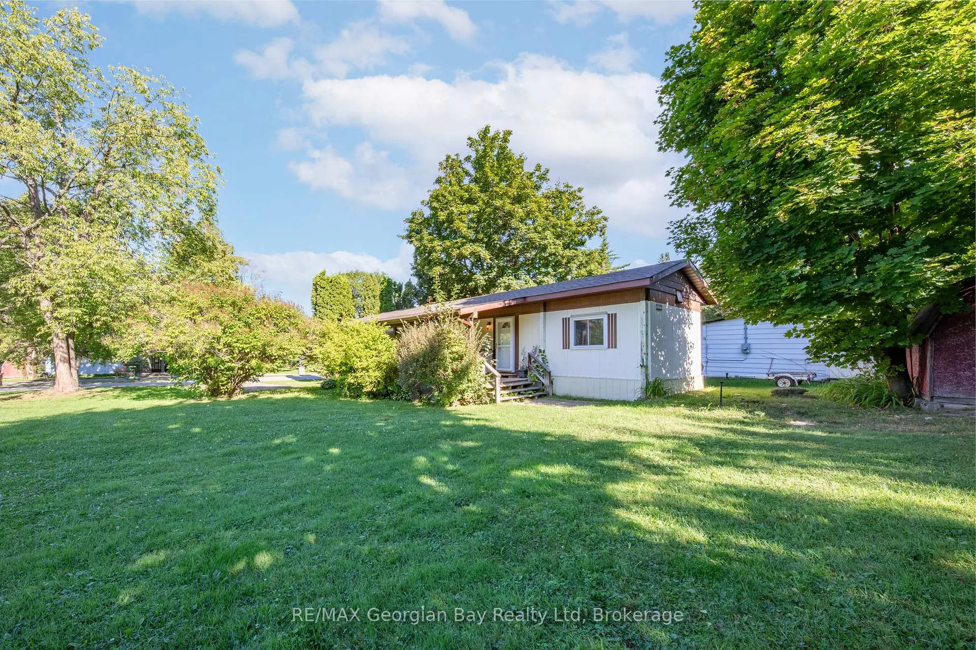Photo 22 of 3 Lakeshore Road, Midland — HOMEH