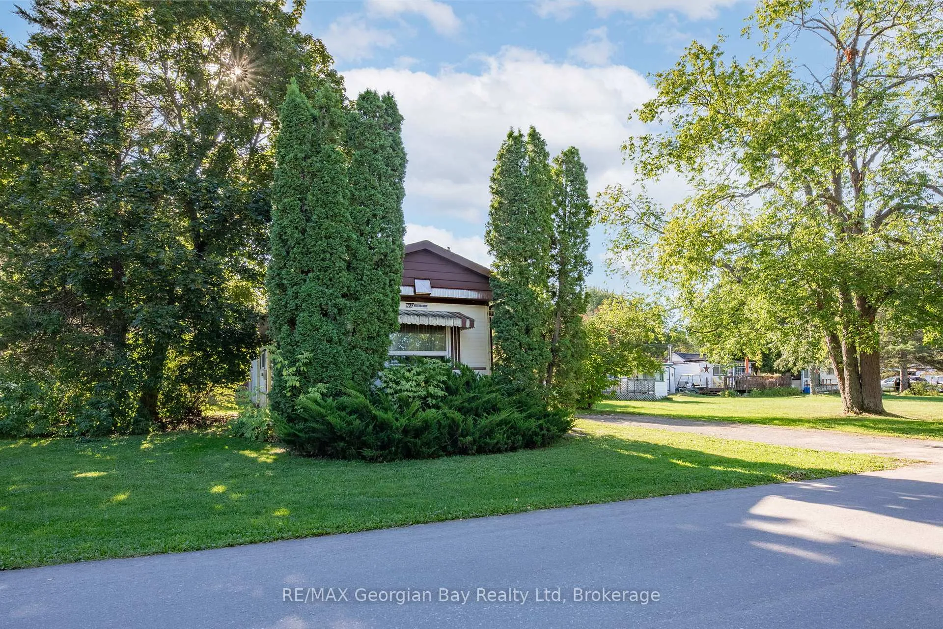 Photo 23 of 3 Lakeshore Road, Midland — HOMEH