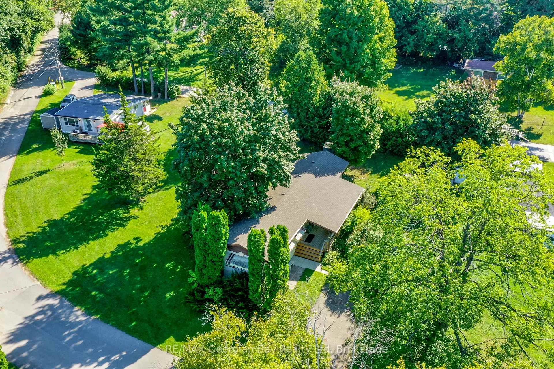 Photo 24 of 3 Lakeshore Road, Midland — HOMEH
