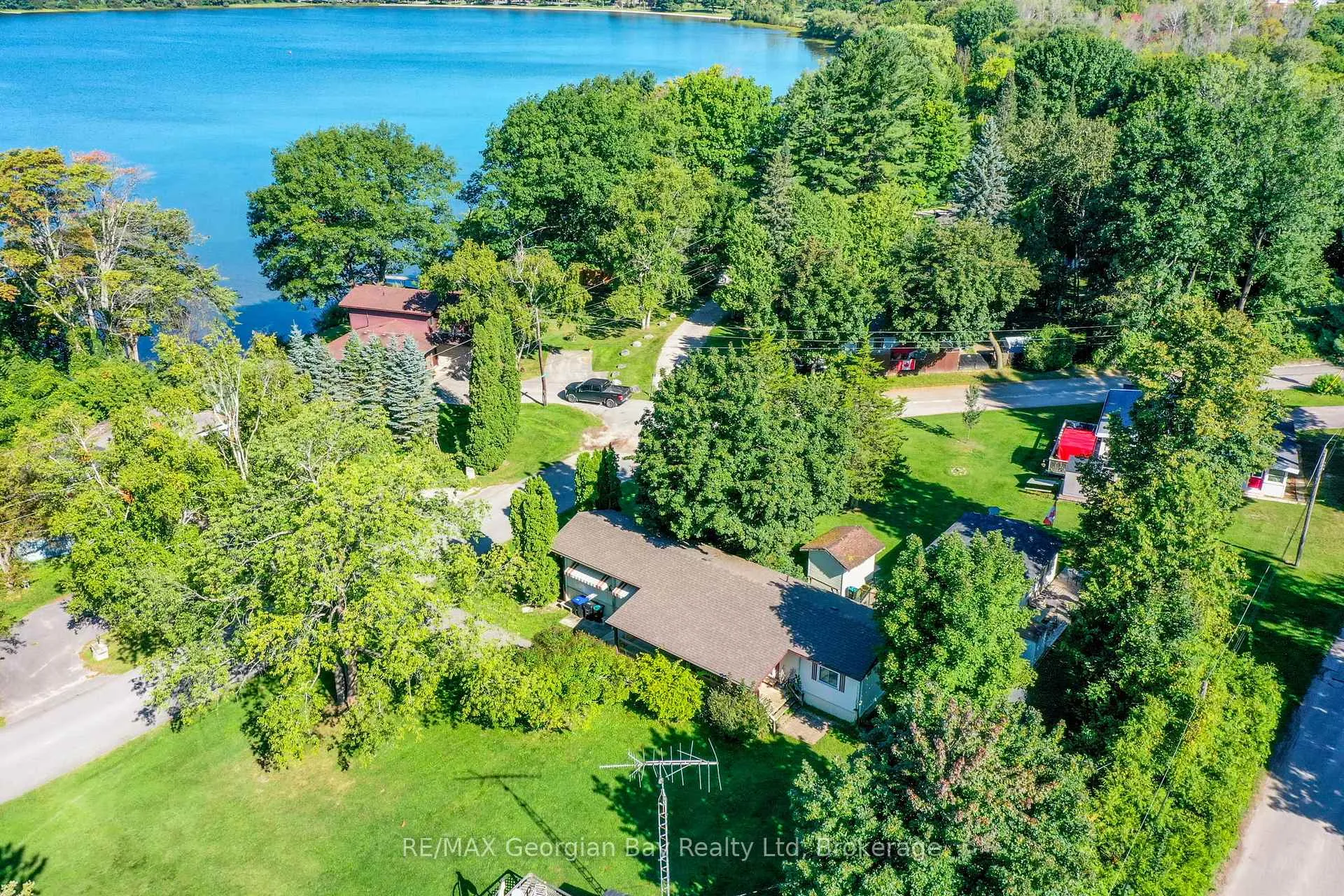 Photo 25 of 3 Lakeshore Road, Midland — HOMEH