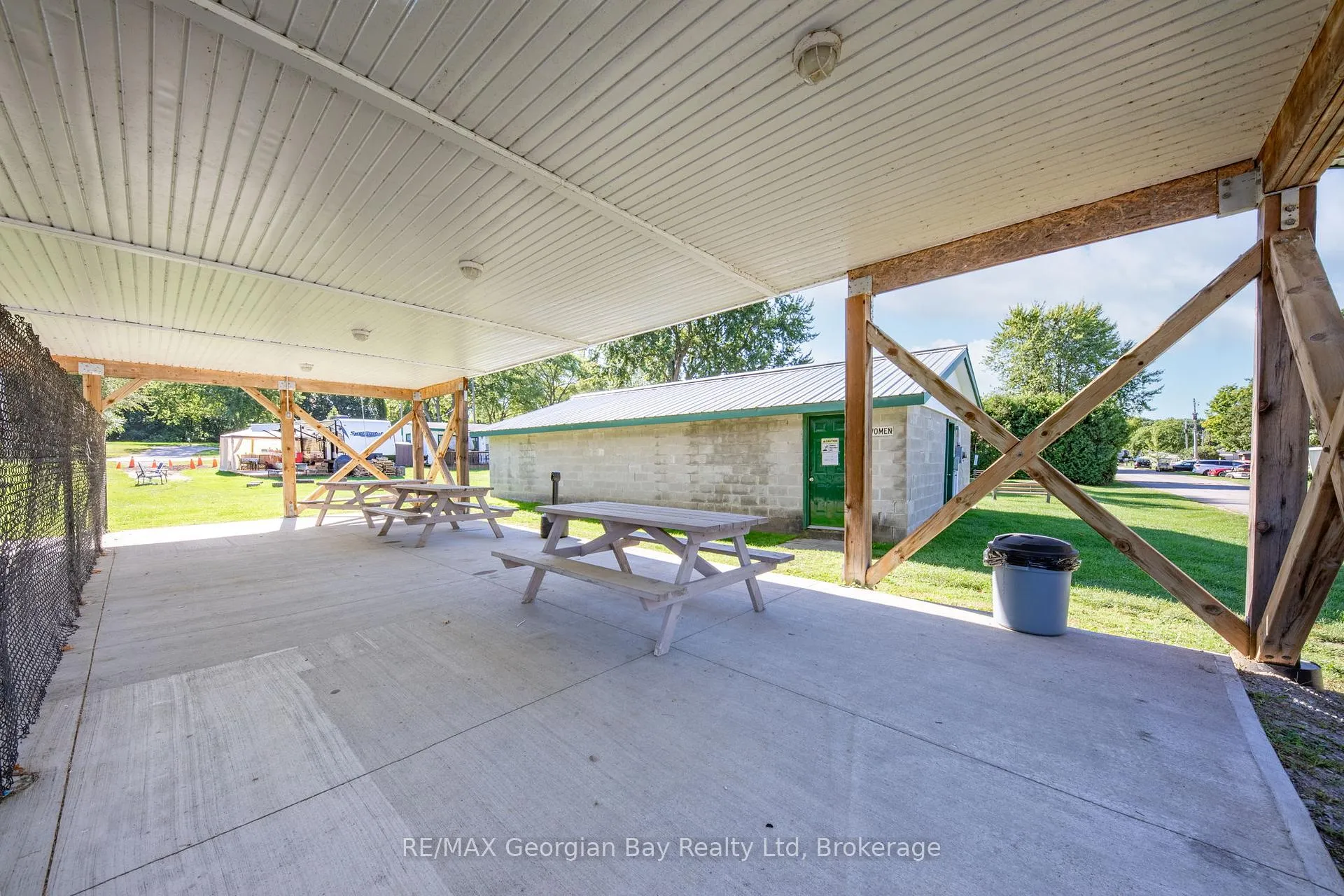Photo 34 of 3 Lakeshore Road, Midland — HOMEH