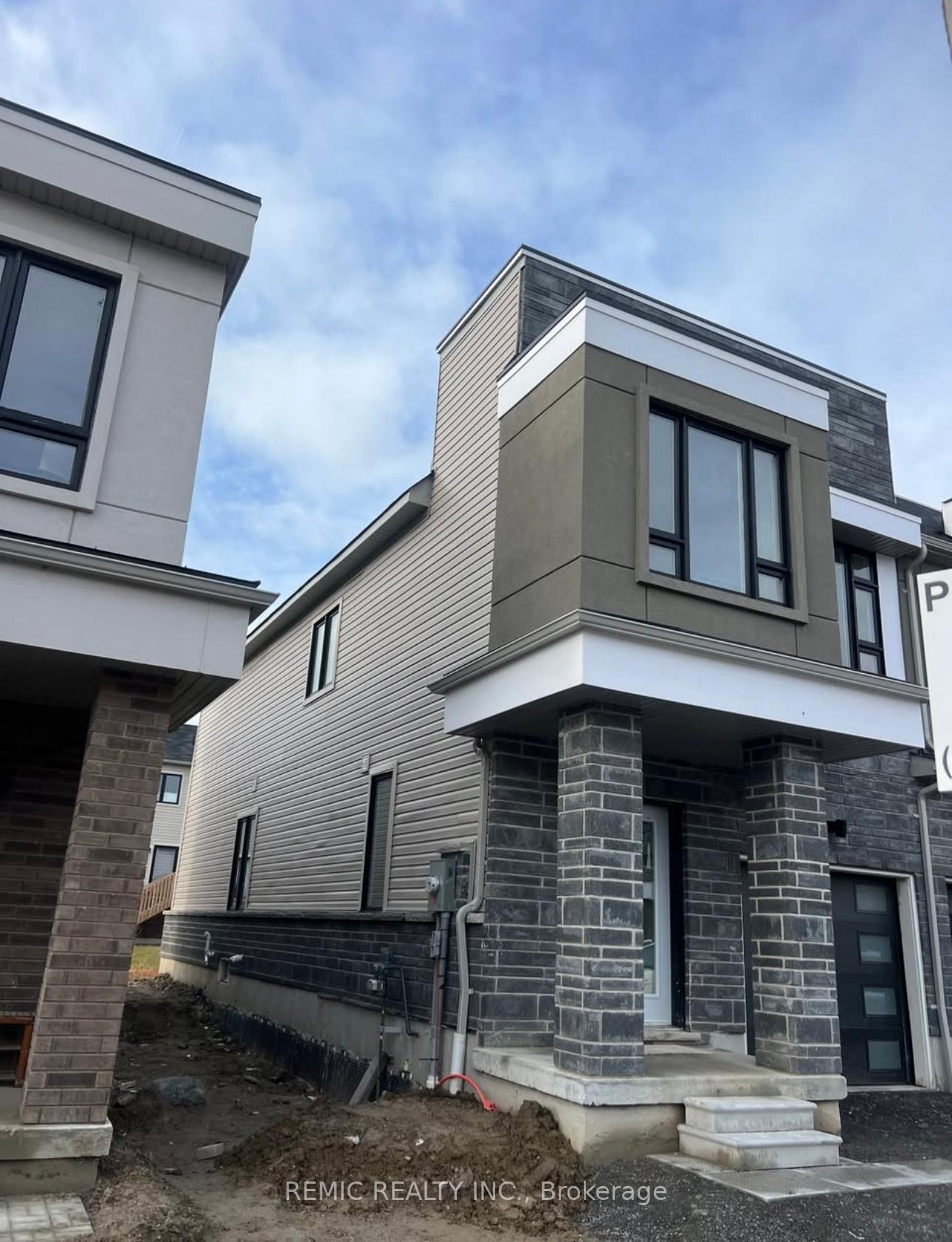 Photo 2 of 137 Sailors Landing Drive, Clarington, Bowmanville — HOMEH