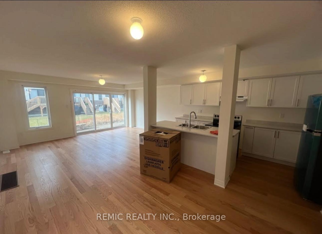 Photo 4 of 137 Sailors Landing Drive, Clarington, Bowmanville — HOMEH