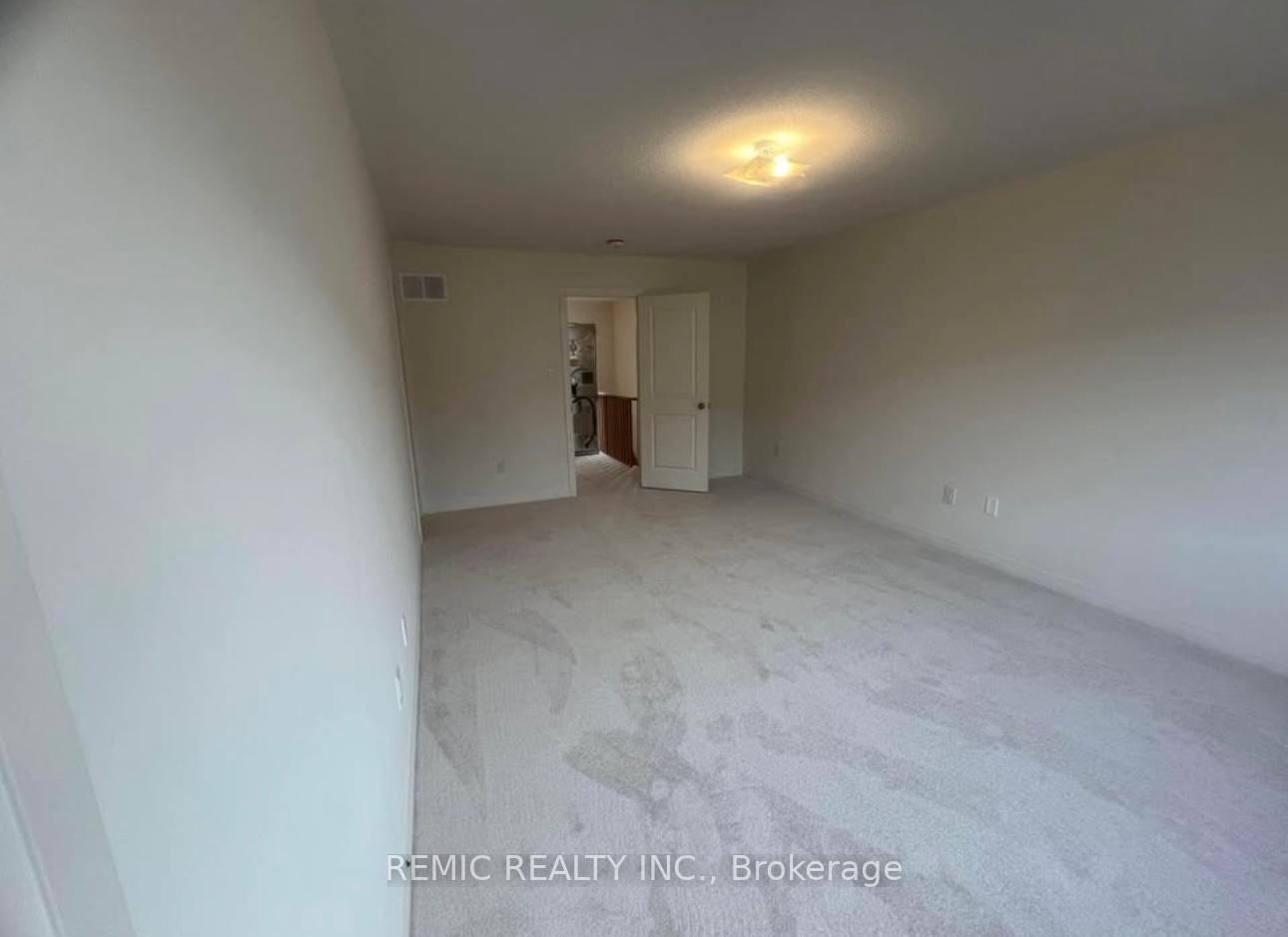 Photo 16 of 137 Sailors Landing Drive, Clarington, Bowmanville — HOMEH
