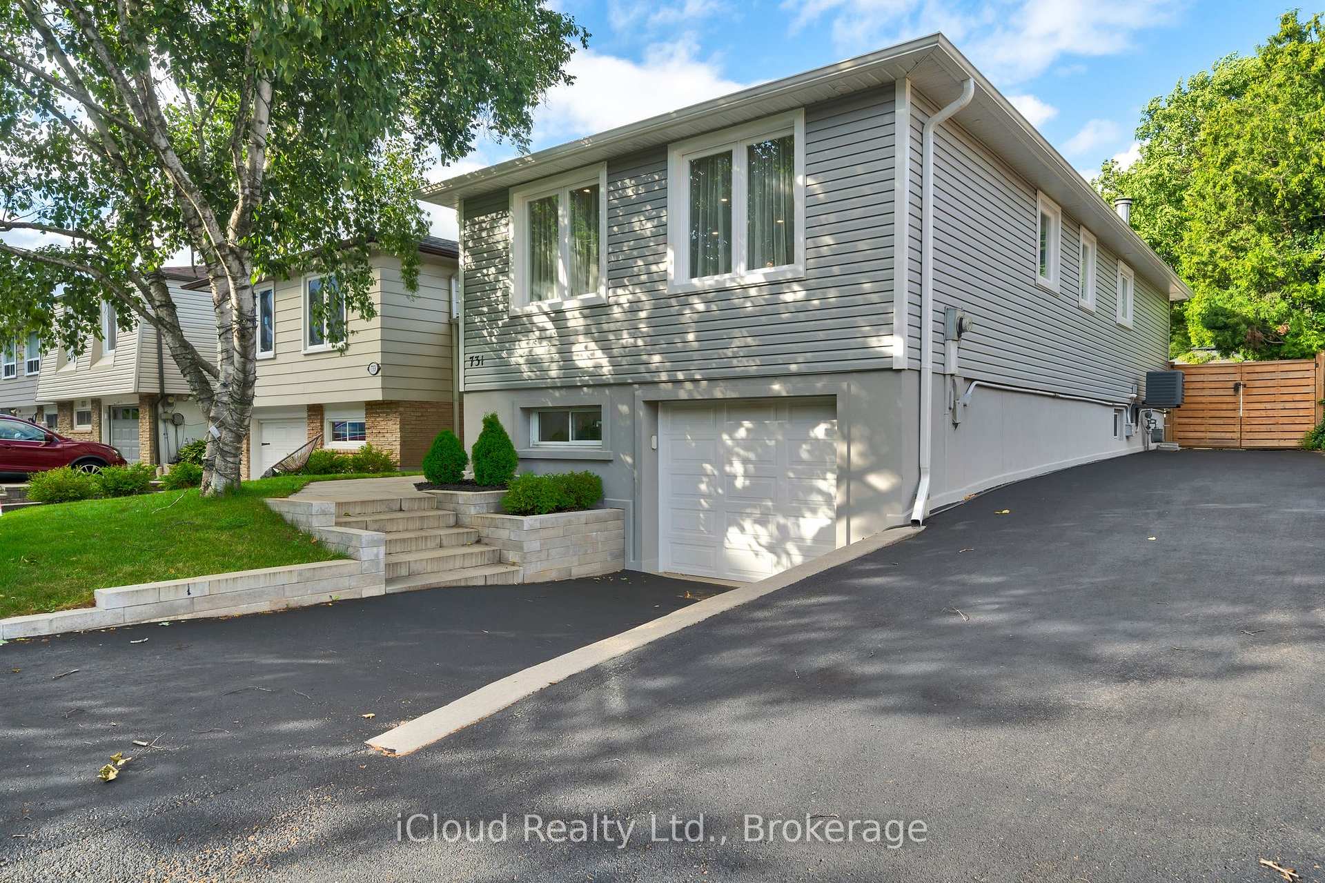 Photo 3 of 731 Hager Avenue, Burlington, Brant — HOMEH