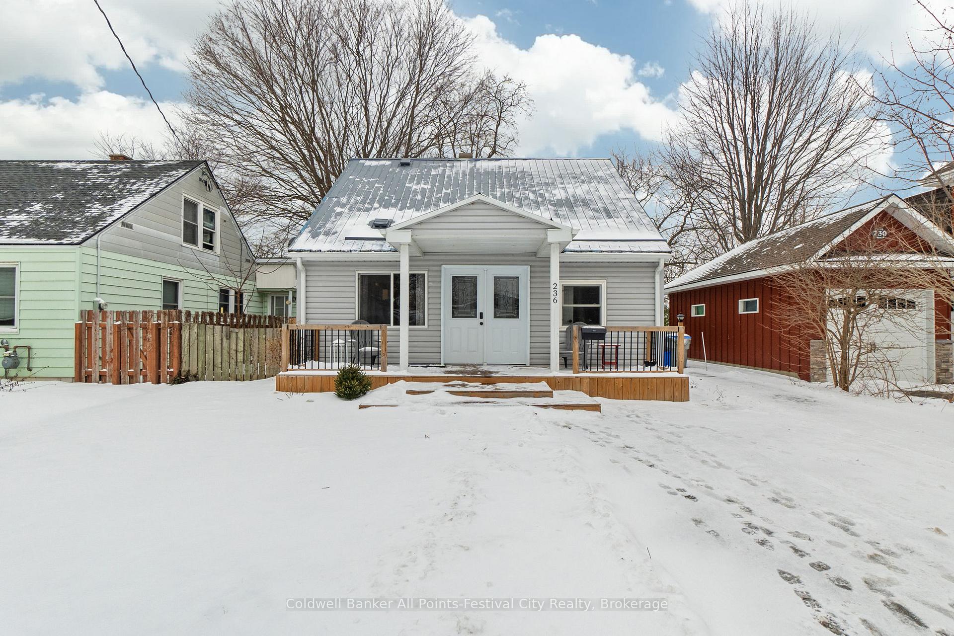 Photo 1 of 236 Elgin Avenue W, Goderich, Goderich (Town) — HOMEH