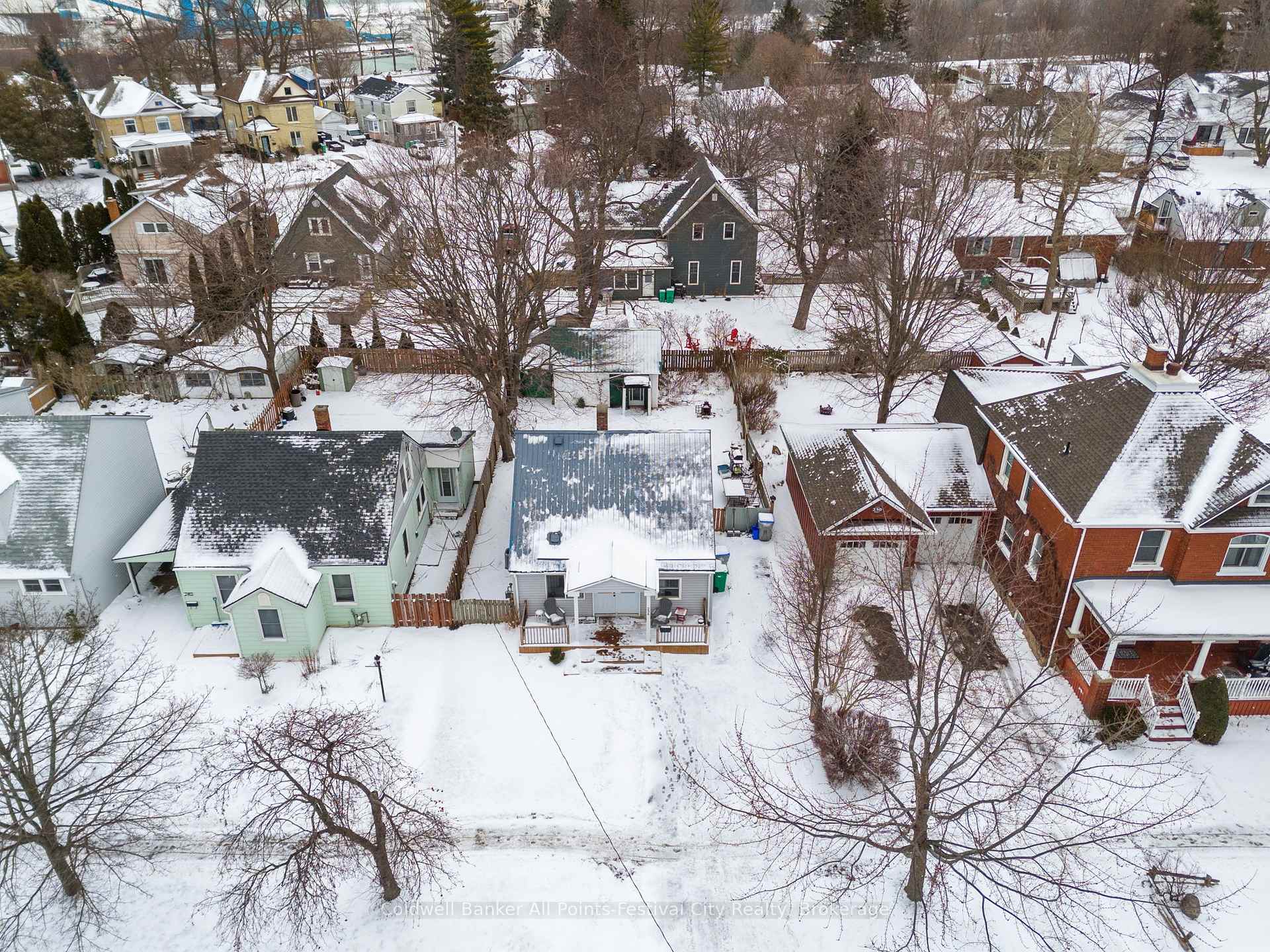 Photo 6 of 236 Elgin Avenue W, Goderich, Goderich (Town) — HOMEH