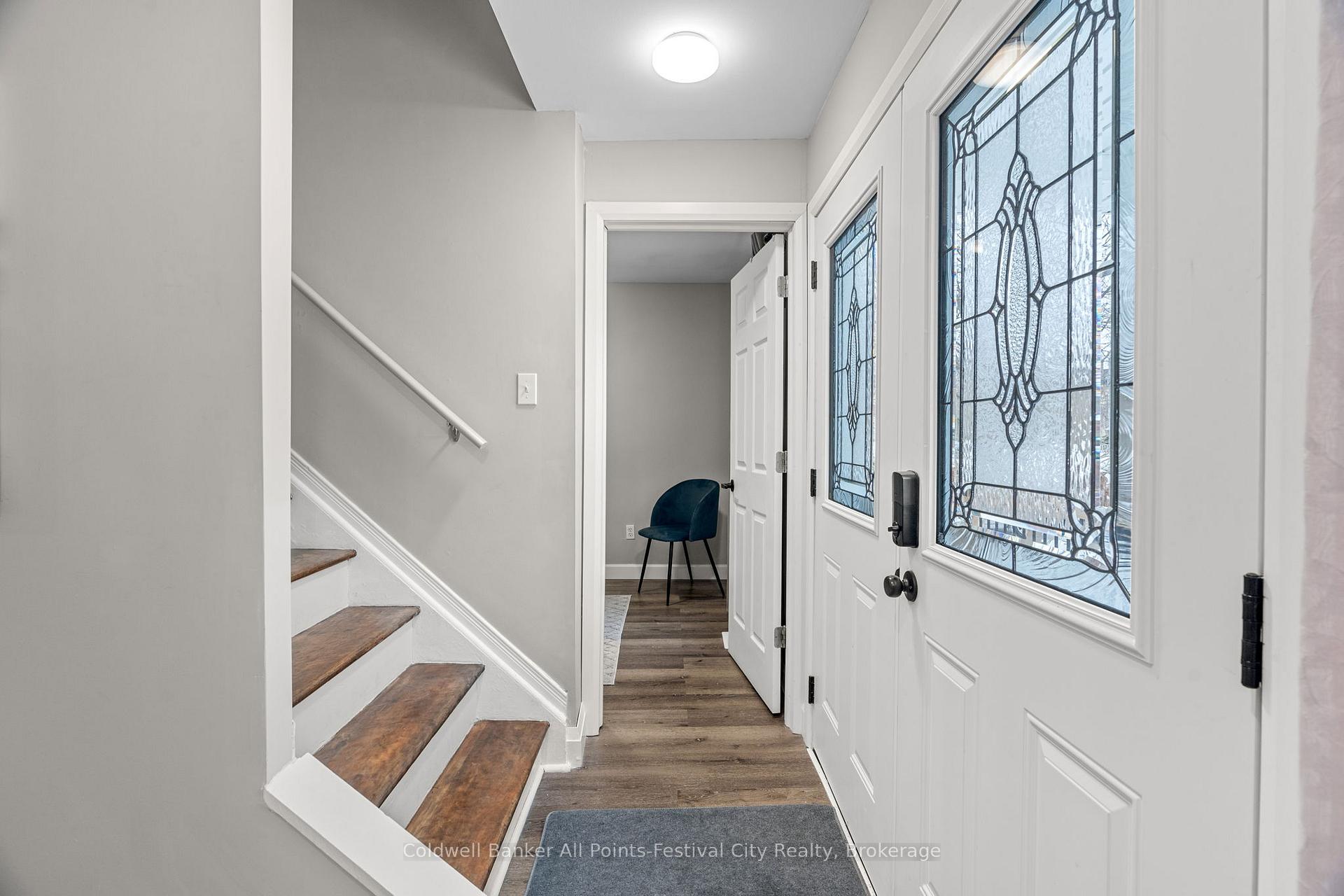 Photo 8 of 236 Elgin Avenue W, Goderich, Goderich (Town) — HOMEH