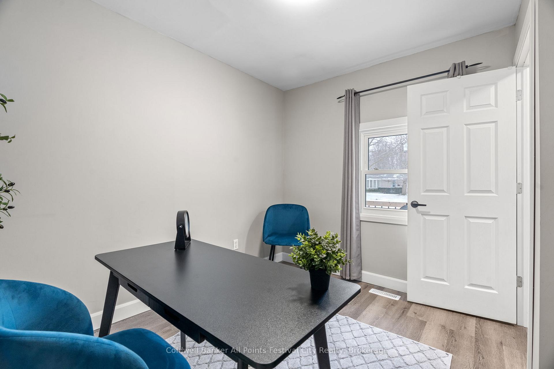 Photo 10 of 236 Elgin Avenue W, Goderich, Goderich (Town) — HOMEH