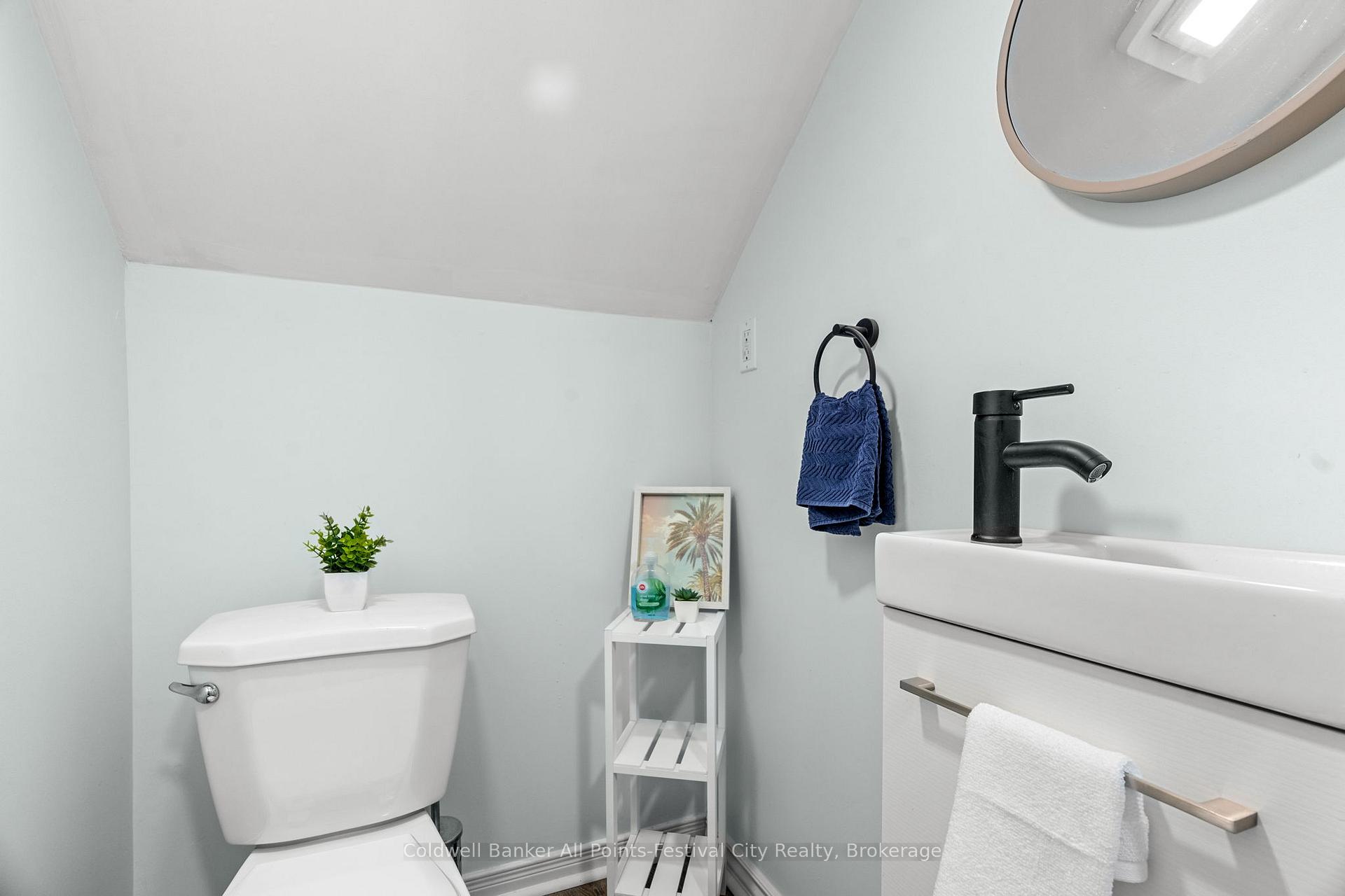 Photo 30 of 236 Elgin Avenue W, Goderich, Goderich (Town) — HOMEH