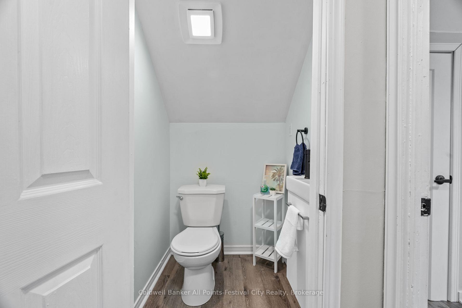 Photo 31 of 236 Elgin Avenue W, Goderich, Goderich (Town) — HOMEH