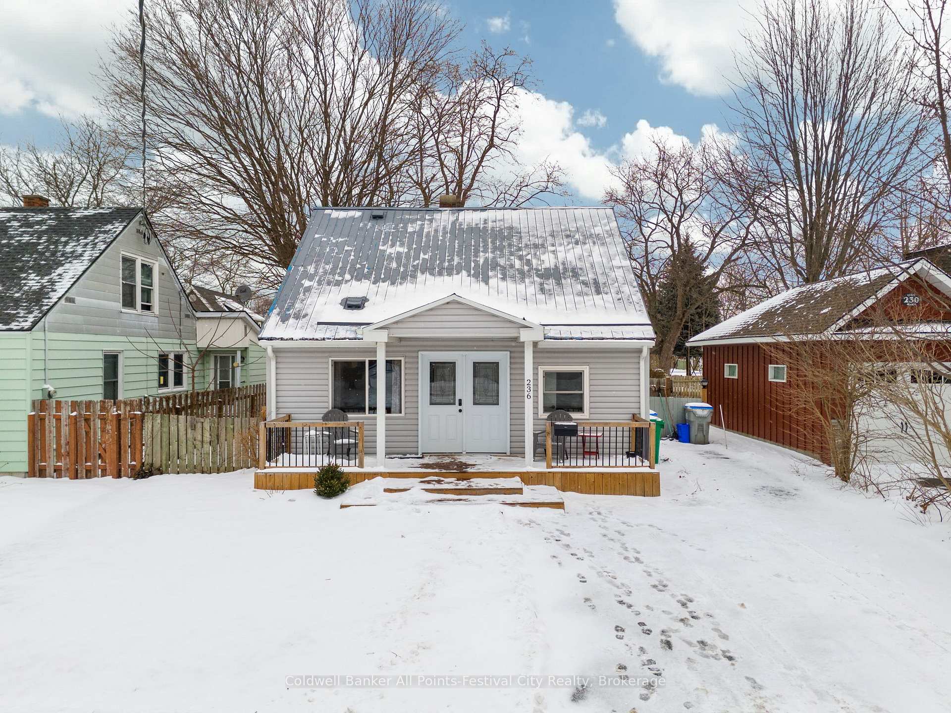 Photo 32 of 236 Elgin Avenue W, Goderich, Goderich (Town) — HOMEH