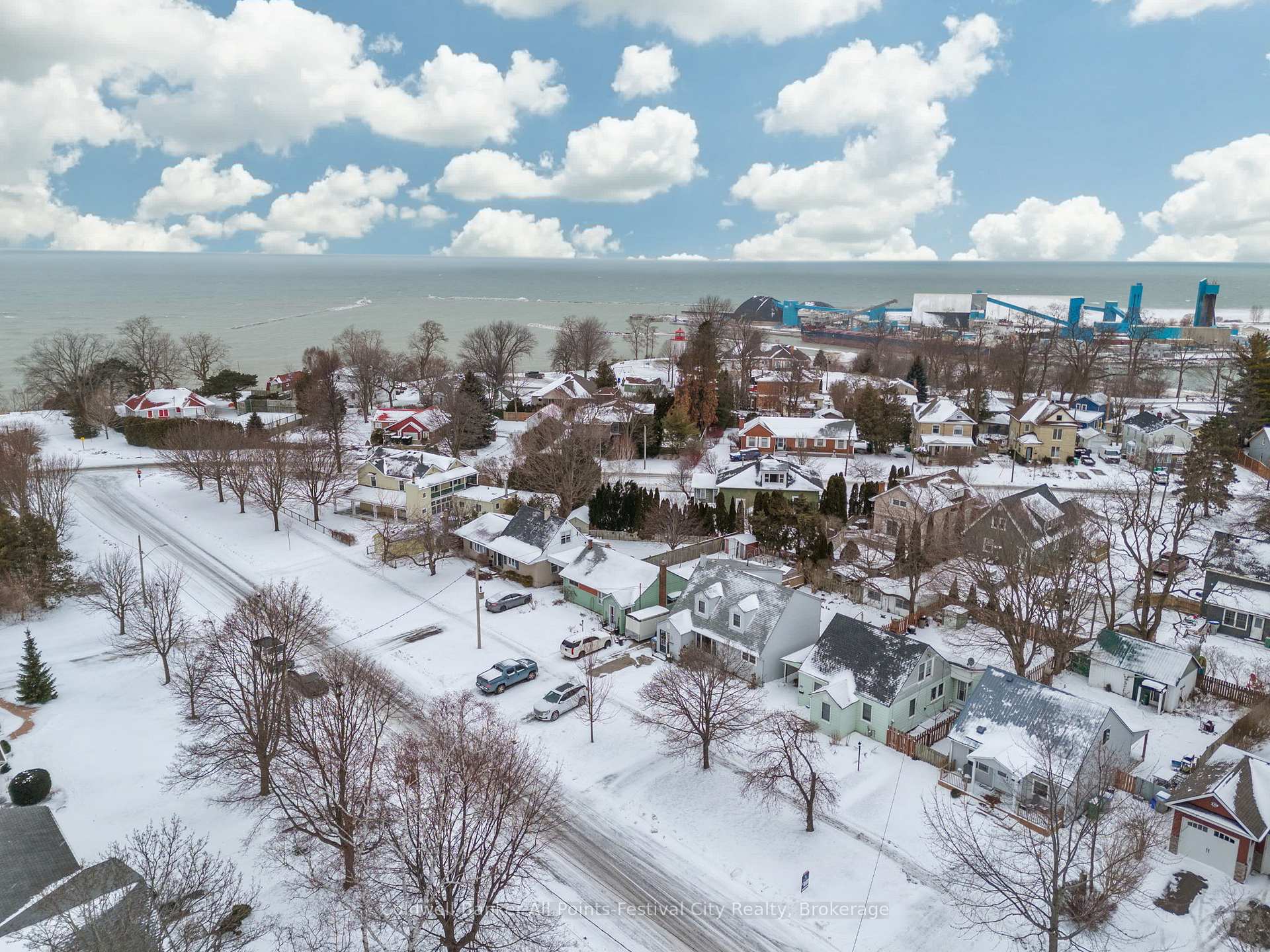 Photo 33 of 236 Elgin Avenue W, Goderich, Goderich (Town) — HOMEH