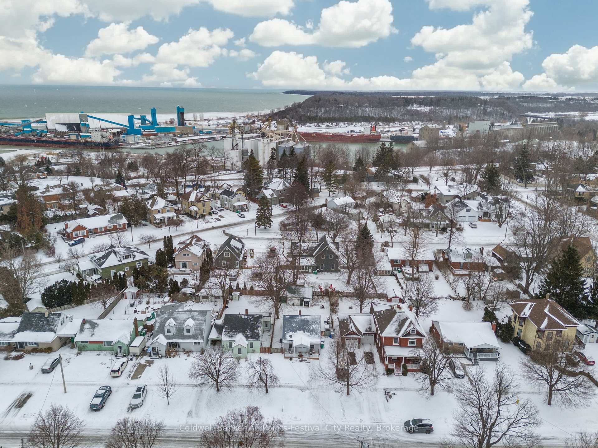 Photo 34 of 236 Elgin Avenue W, Goderich, Goderich (Town) — HOMEH