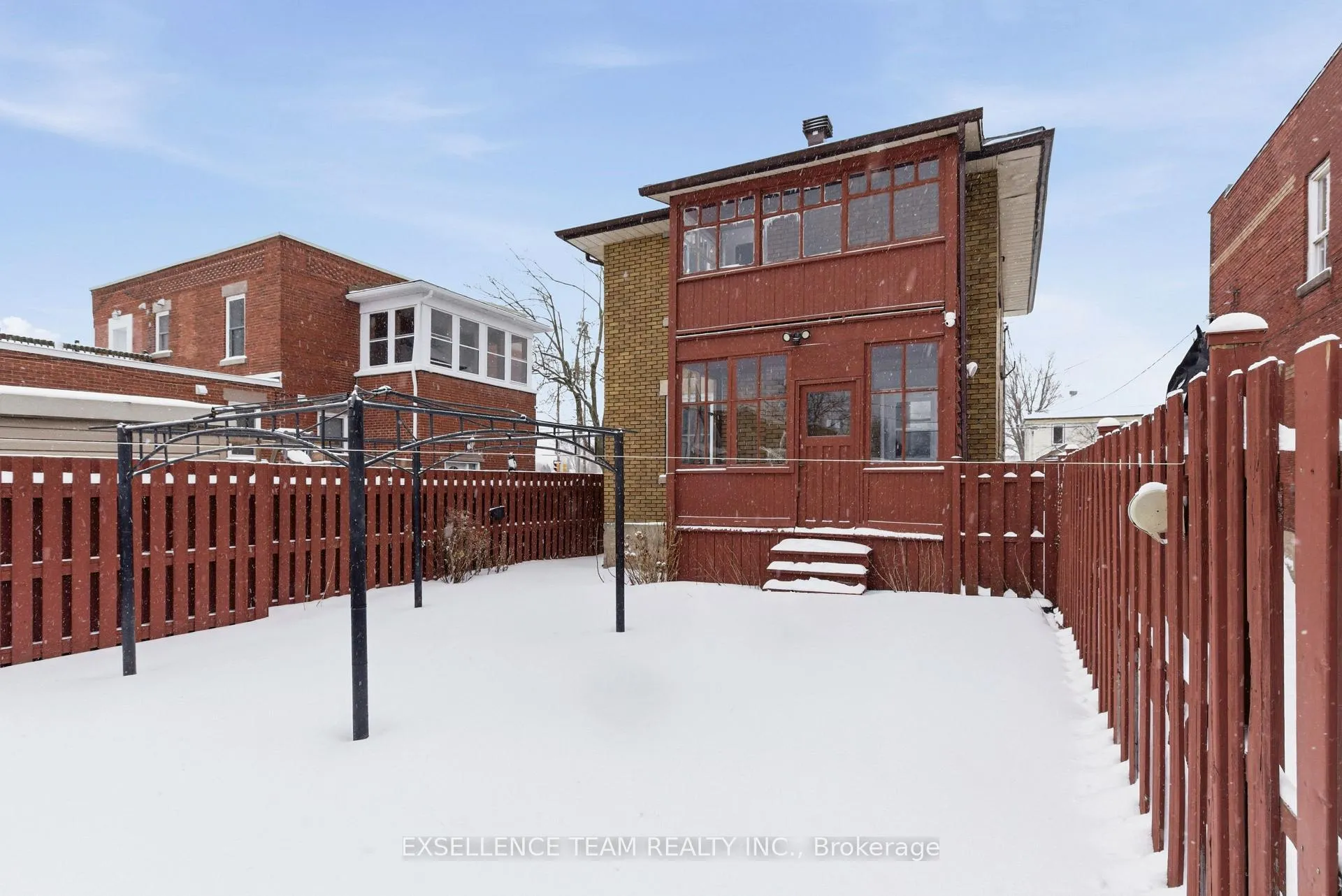 Photo 3 of 437 4th Street E, Cornwall — HOMEH