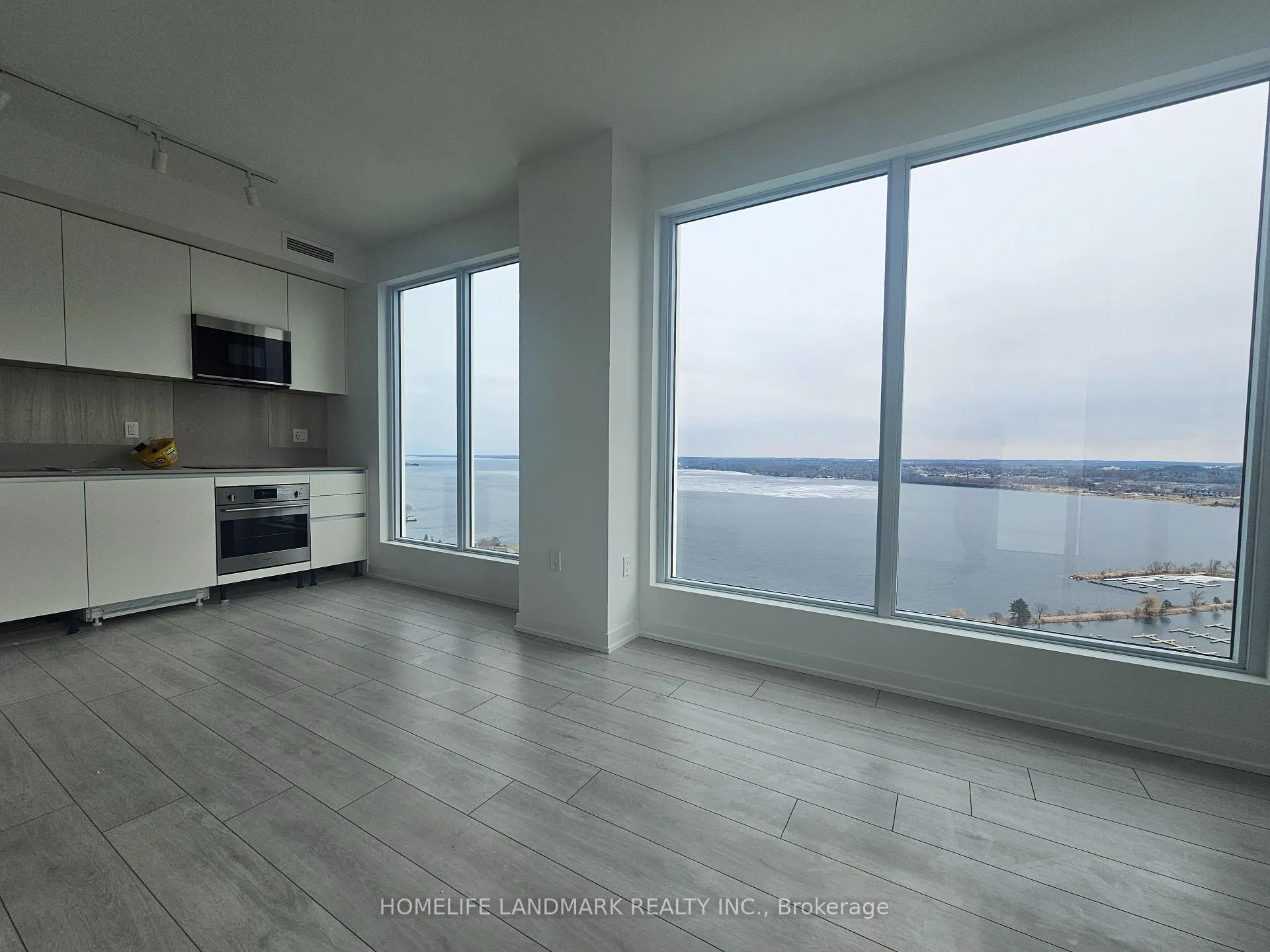 Photo 4 of Unit 2609, 39 Mary Street, Barrie, City Centre — HOMEH
