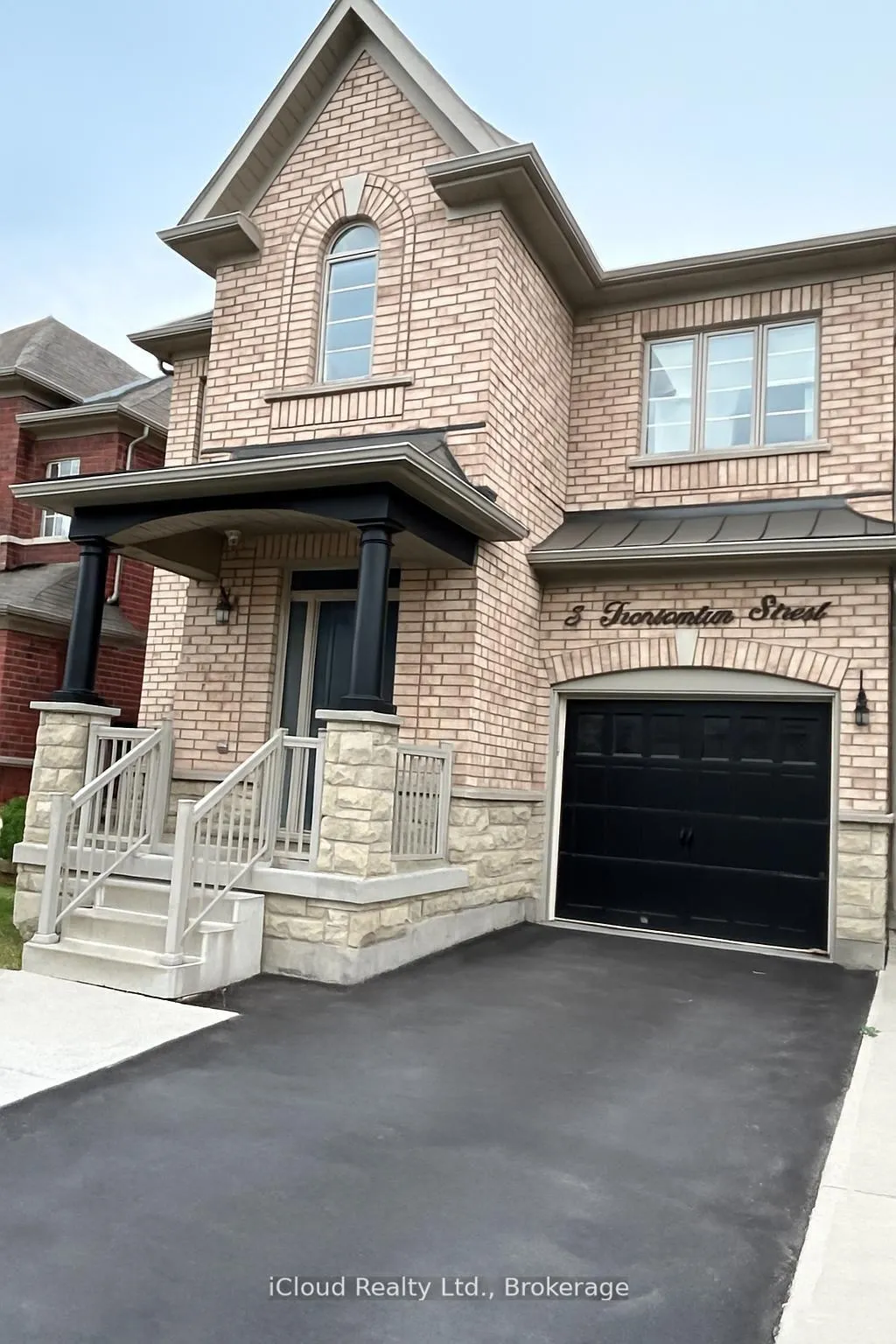 Photo 1 of 5 Trentonian Street, Brampton, Sandringham-Wellington North — HOMEH