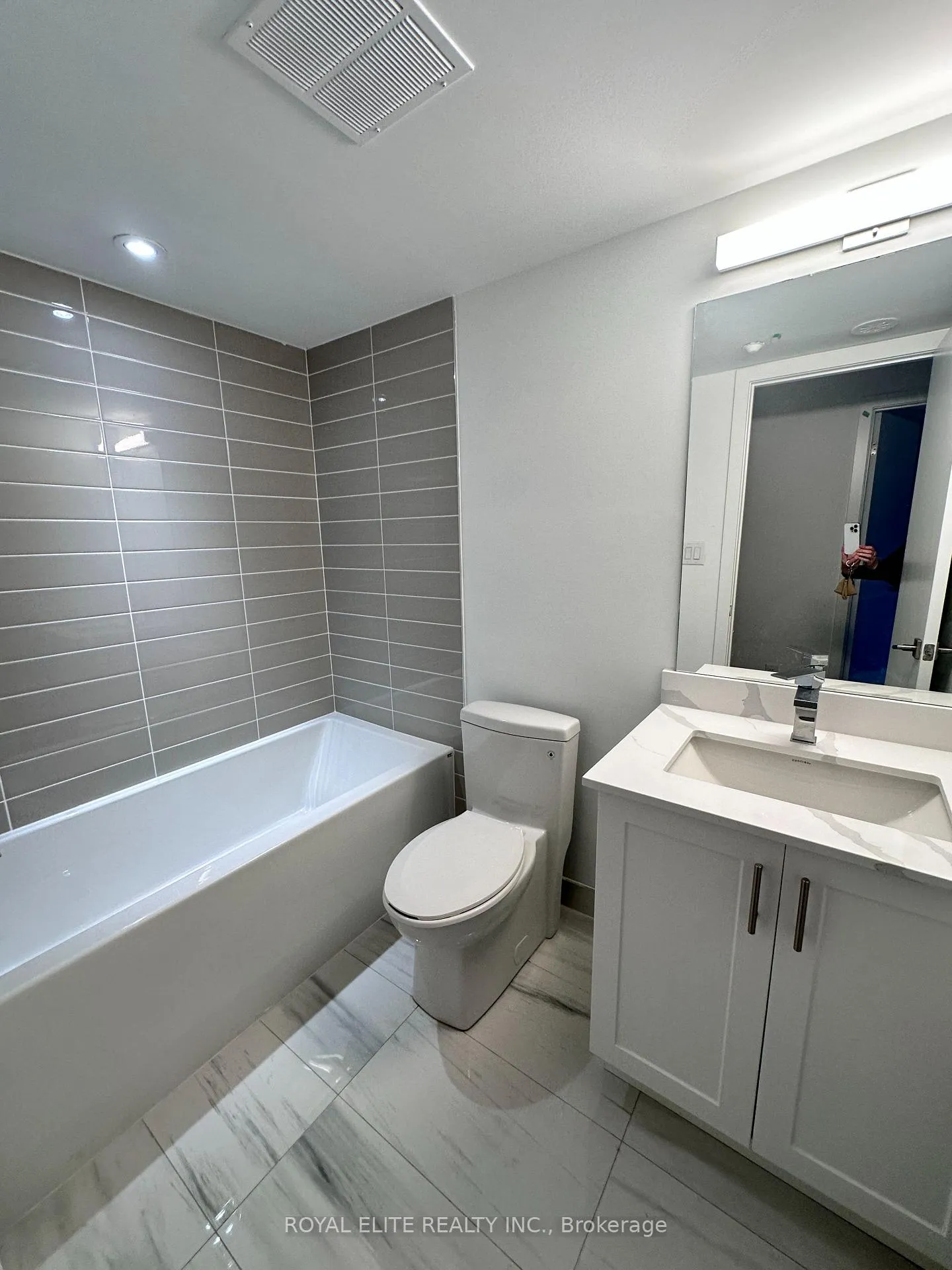 Photo 6 of 1475 O'Connor Drive, Toronto, East York — HOMEH