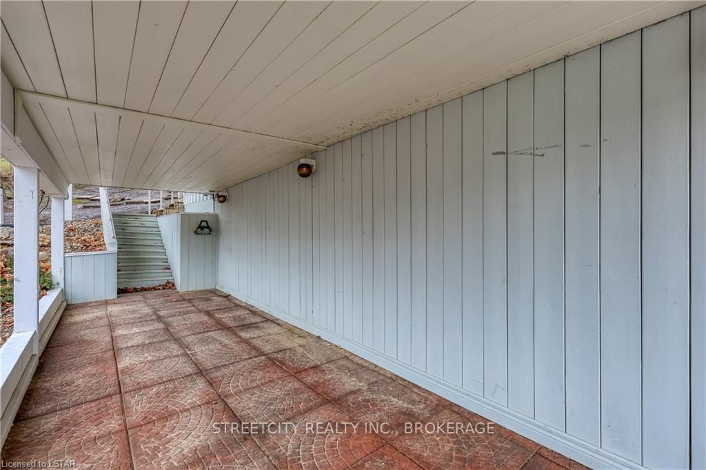Photo 4 of 475 Dover Place, Central Elgin, Rural Central Elgin — HOMEH