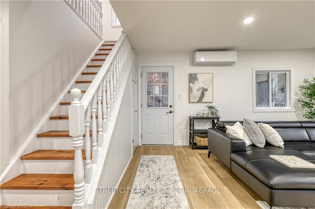 Photo 6 of 475 Dover Place, Central Elgin, Rural Central Elgin — HOMEH
