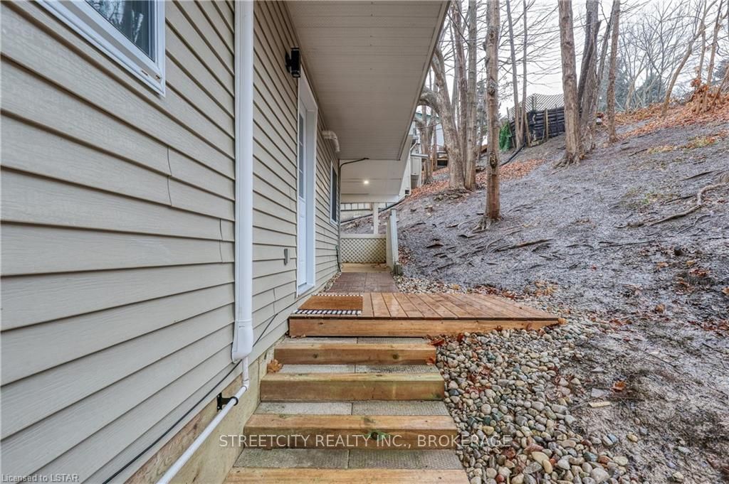 Photo 47 of 475 Dover Place, Central Elgin, Rural Central Elgin — HOMEH