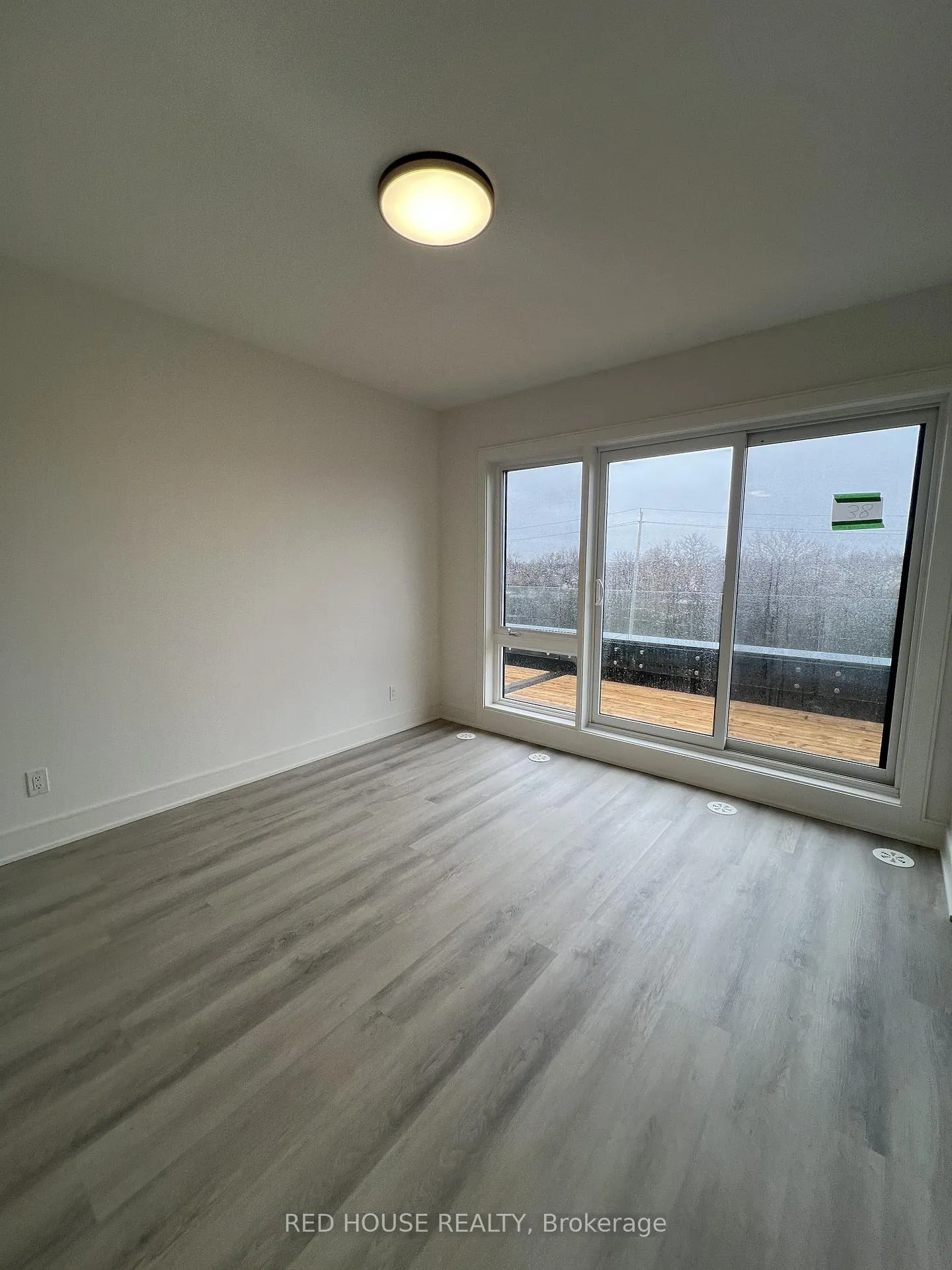 Photo 17 of 138 Everett Common, St. Catharines, Oakdale — HOMEH