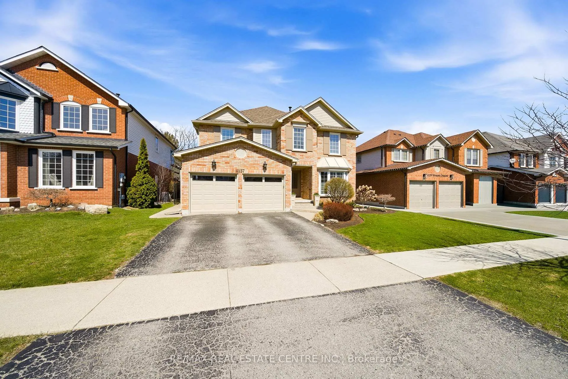 Photo 3 of 4157 Vermont Crescent, Burlington, Rose — HOMEH