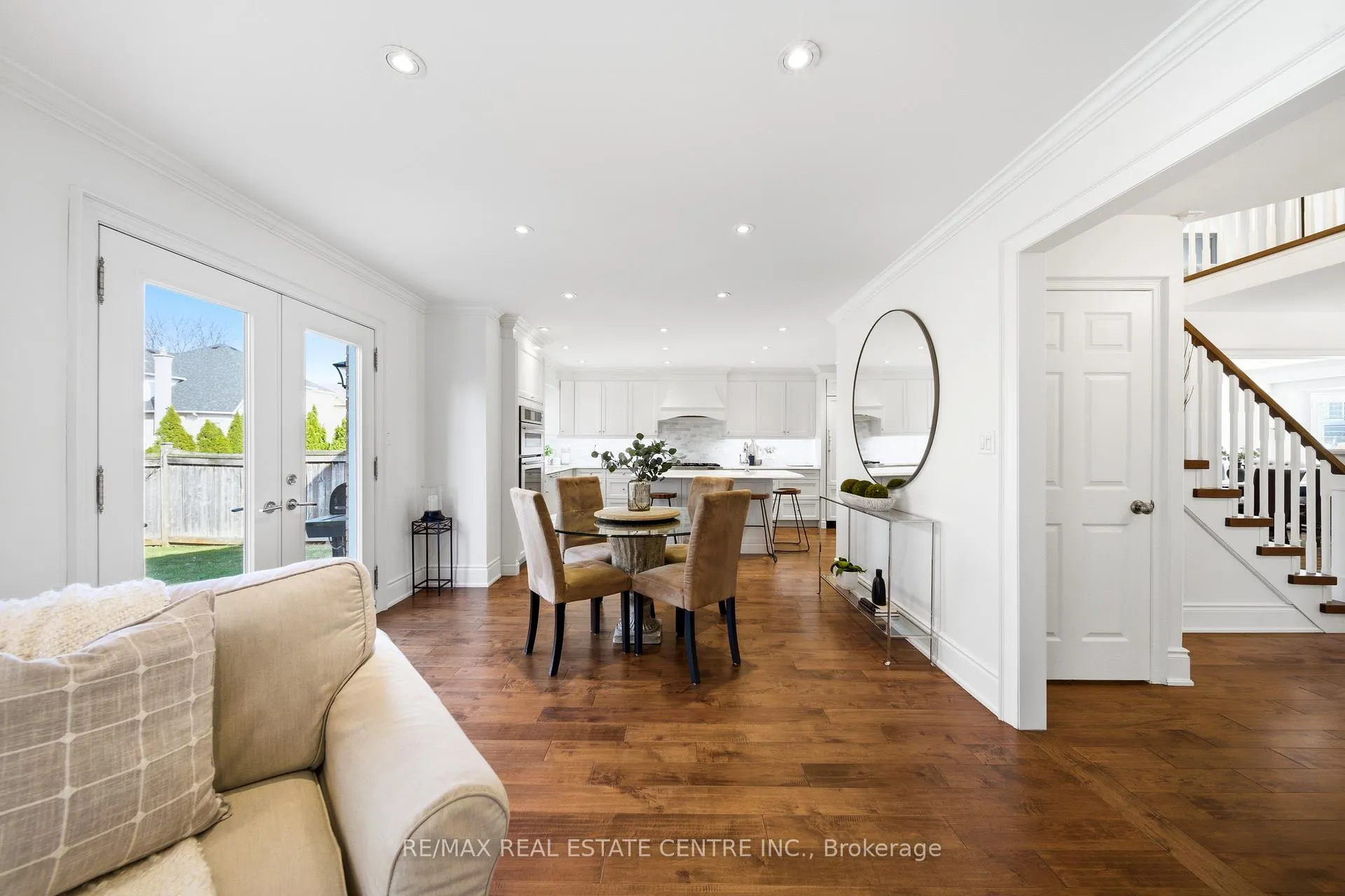 Photo 10 of 4157 Vermont Crescent, Burlington, Rose — HOMEH
