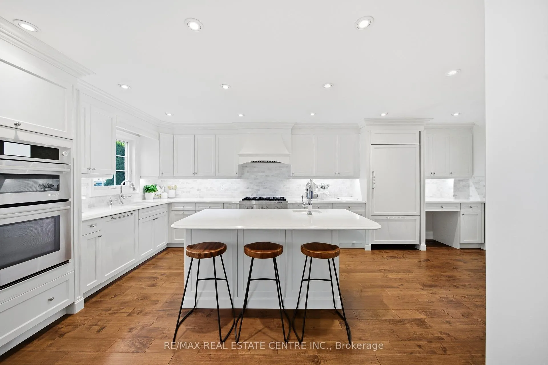 Photo 11 of 4157 Vermont Crescent, Burlington, Rose — HOMEH