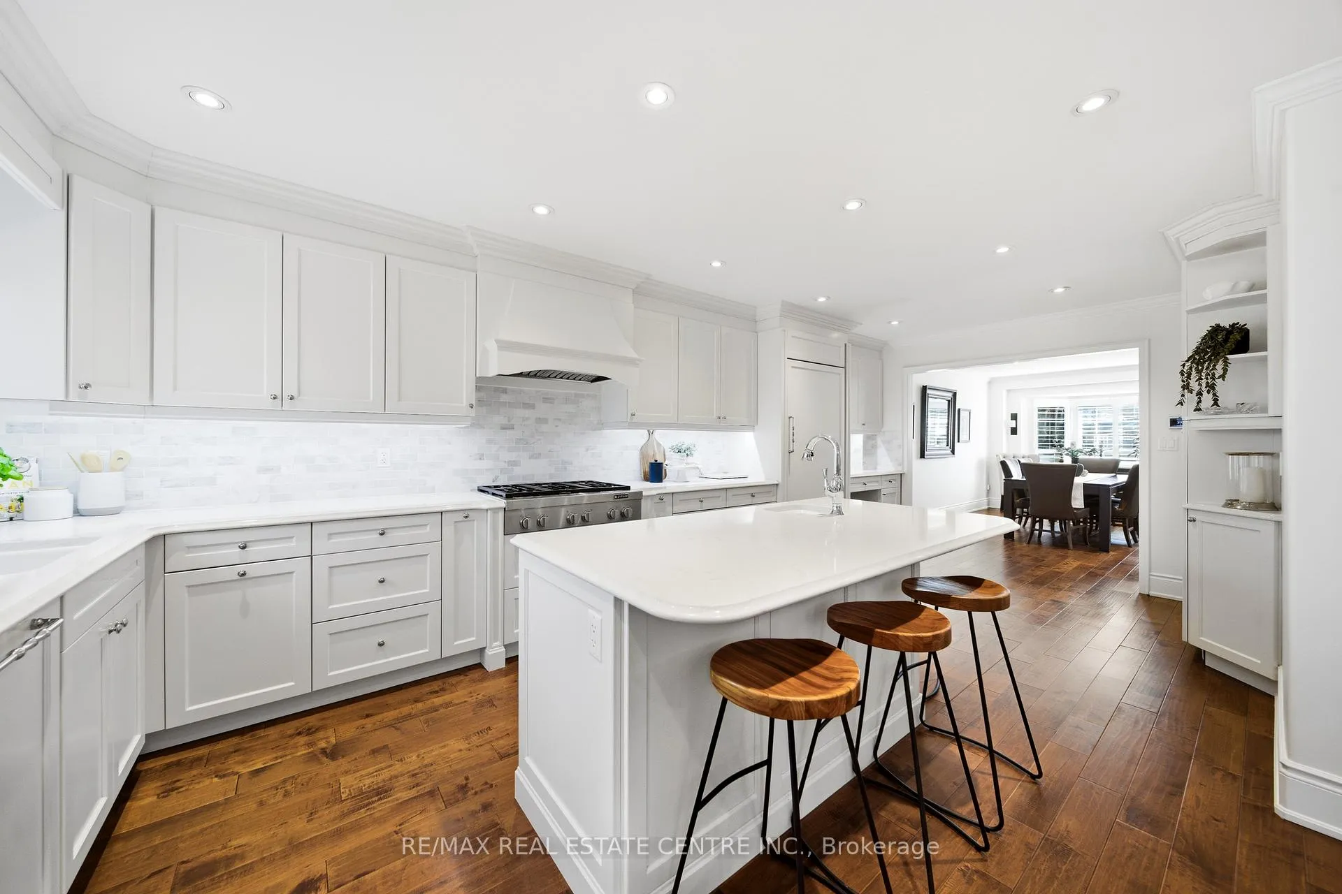 Photo 12 of 4157 Vermont Crescent, Burlington, Rose — HOMEH
