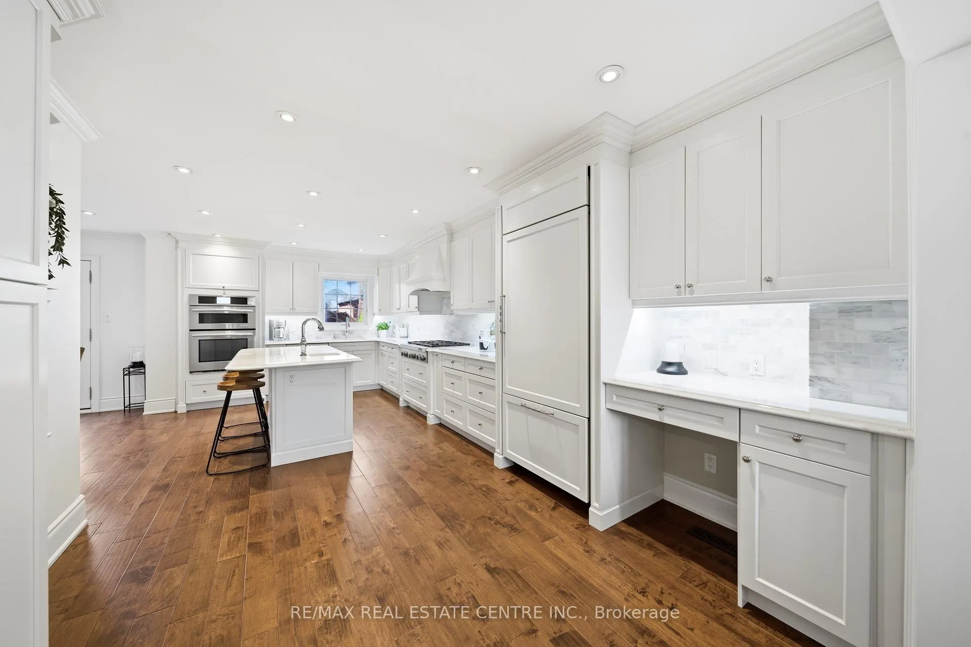 Photo 17 of 4157 Vermont Crescent, Burlington, Rose — HOMEH