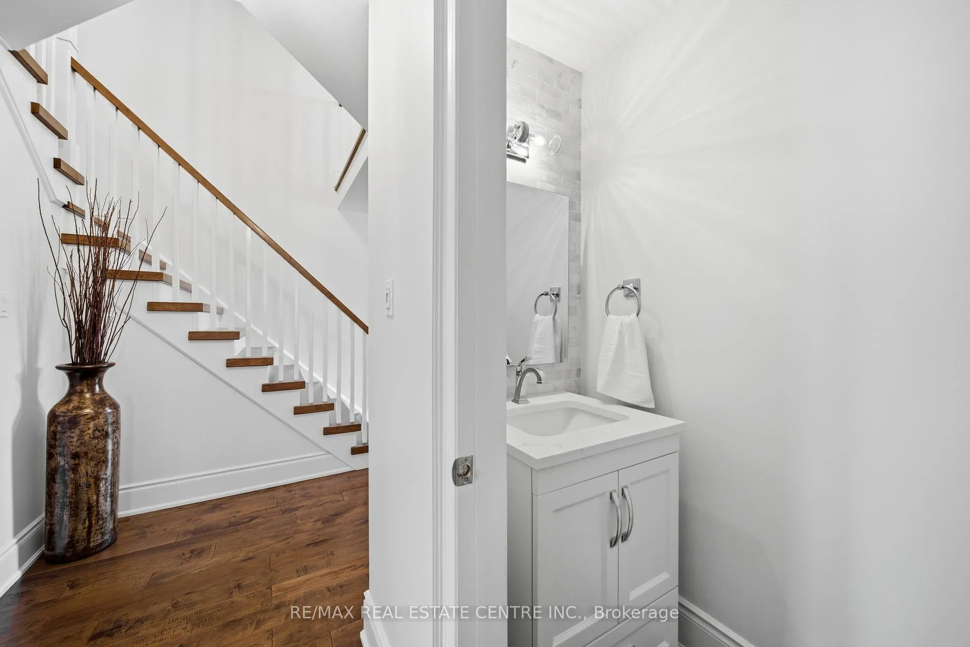 Photo 23 of 4157 Vermont Crescent, Burlington, Rose — HOMEH
