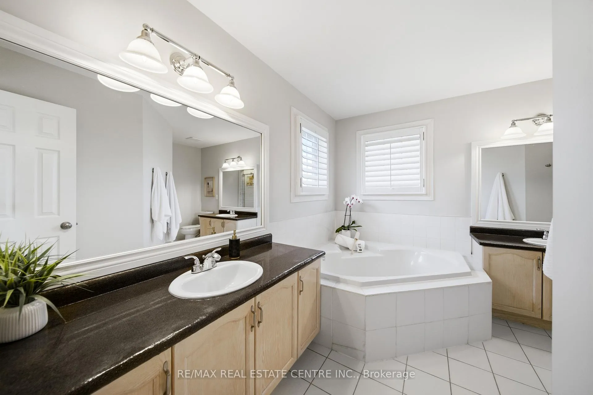 Photo 31 of 4157 Vermont Crescent, Burlington, Rose — HOMEH