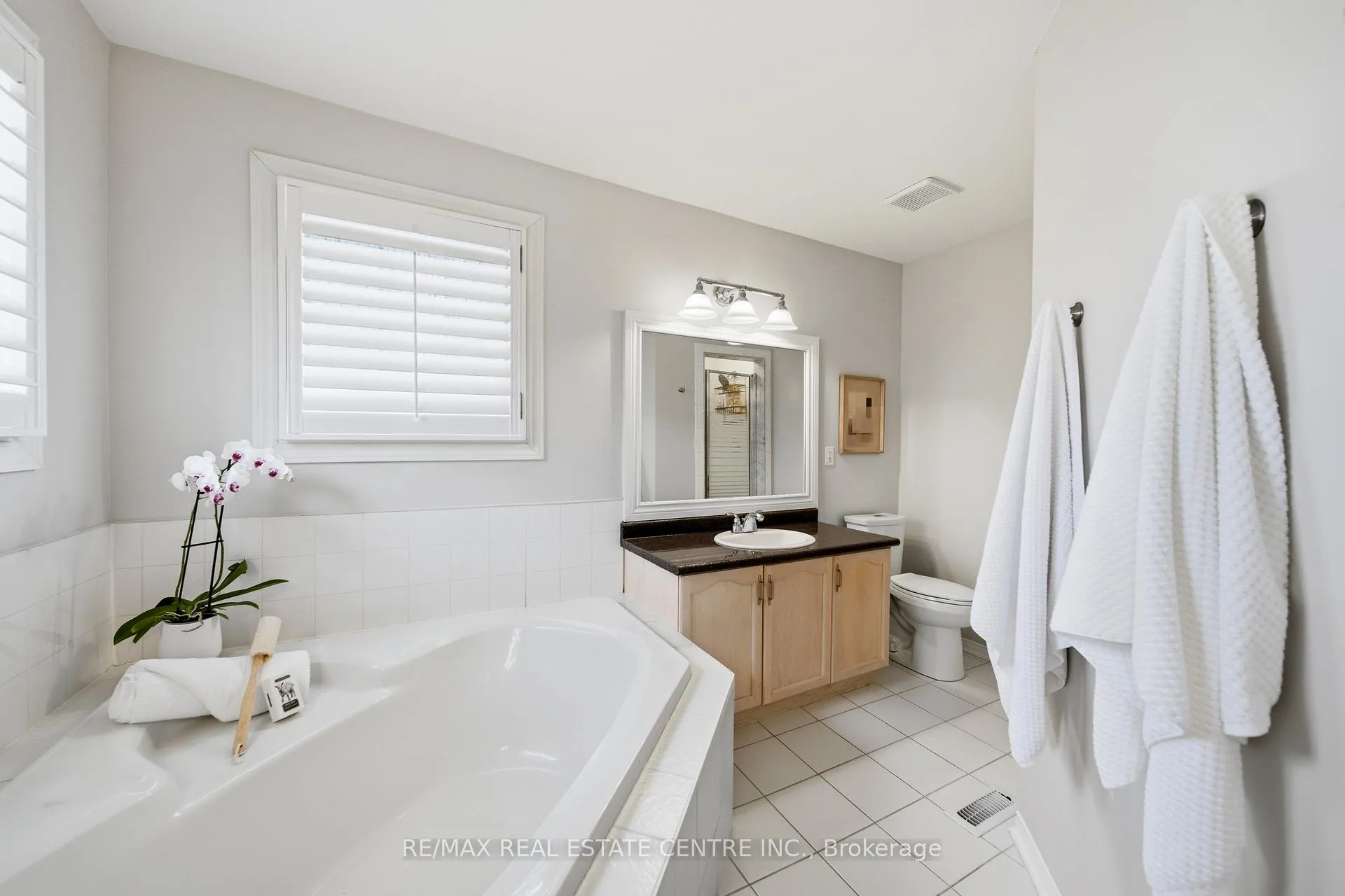 Photo 32 of 4157 Vermont Crescent, Burlington, Rose — HOMEH