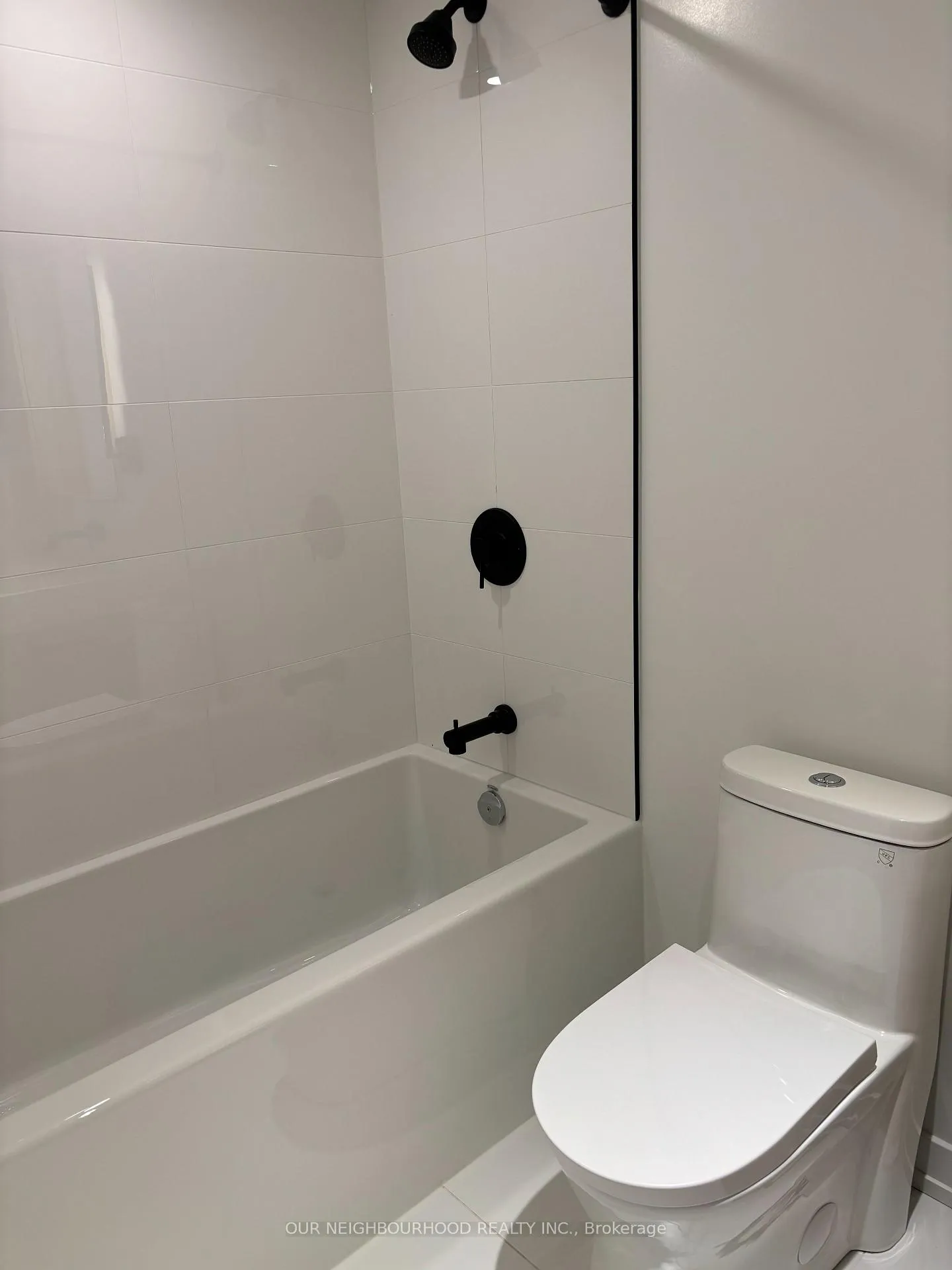 Photo 4 of Unit 616S, 127 Broadway Avenue, Toronto, Mount Pleasant West — HOMEH