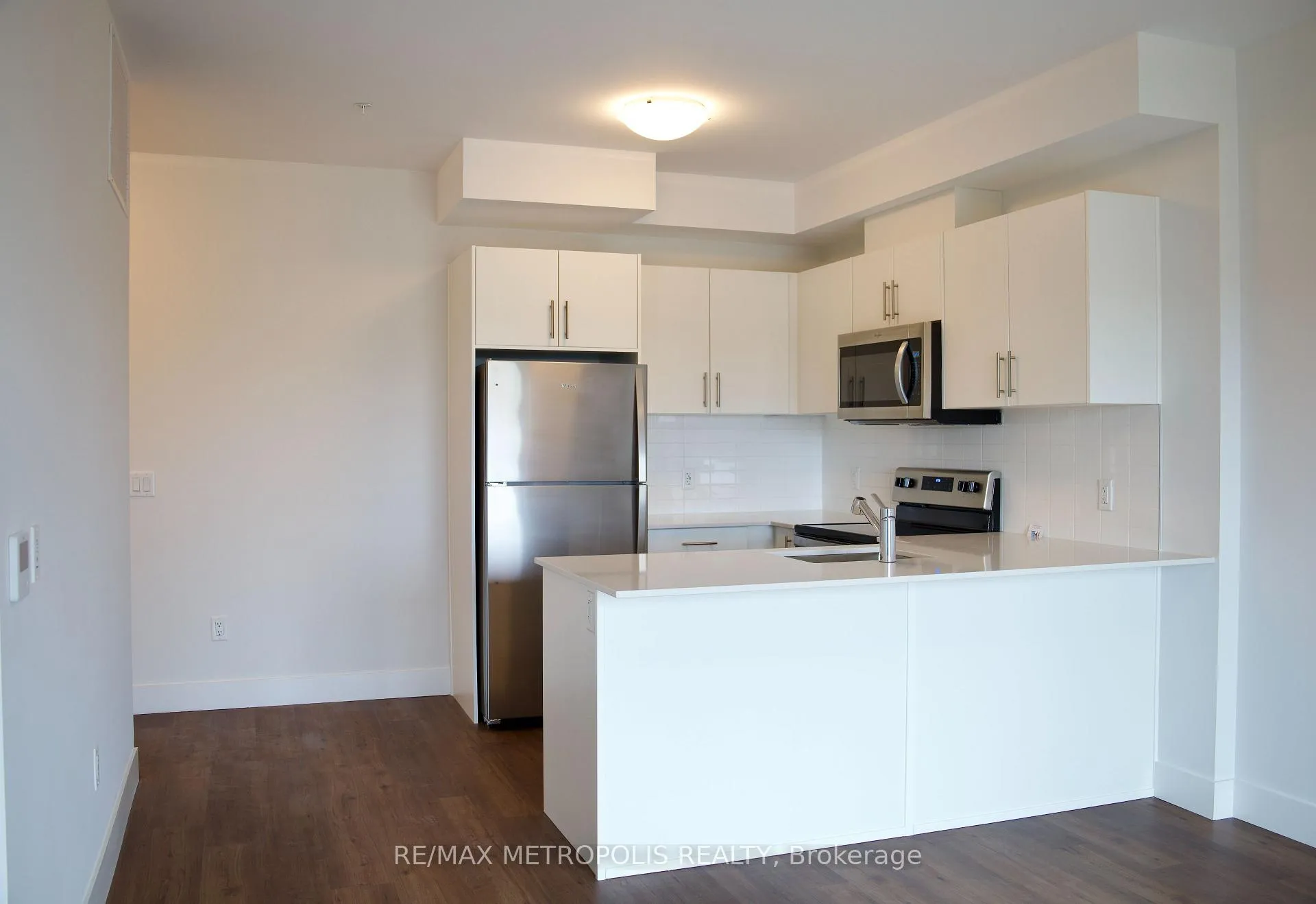 Photo 2 of Unit 610, 1000 Lackner Place, Kitchener — HOMEH
