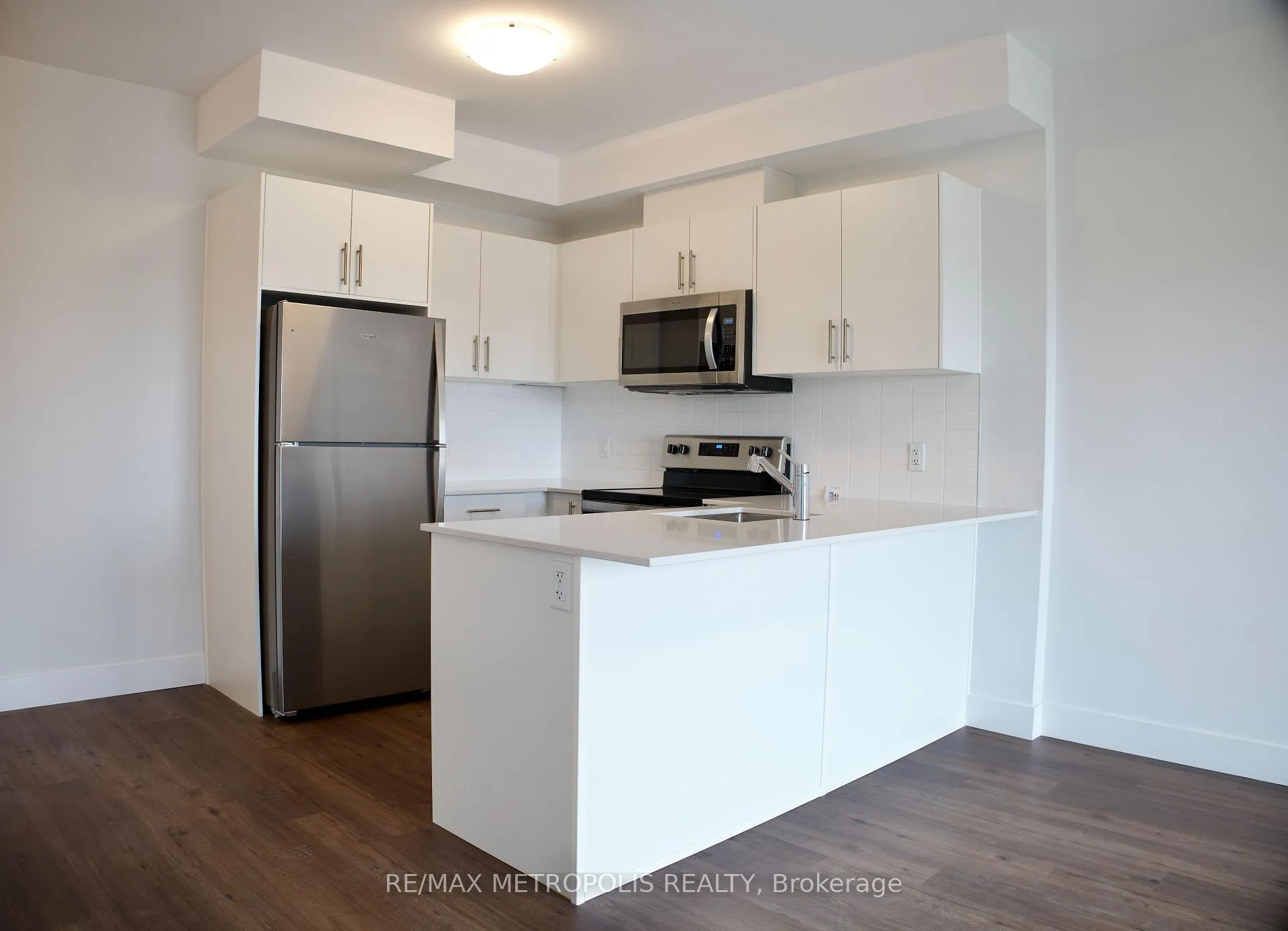 Photo 4 of Unit 610, 1000 Lackner Place, Kitchener — HOMEH