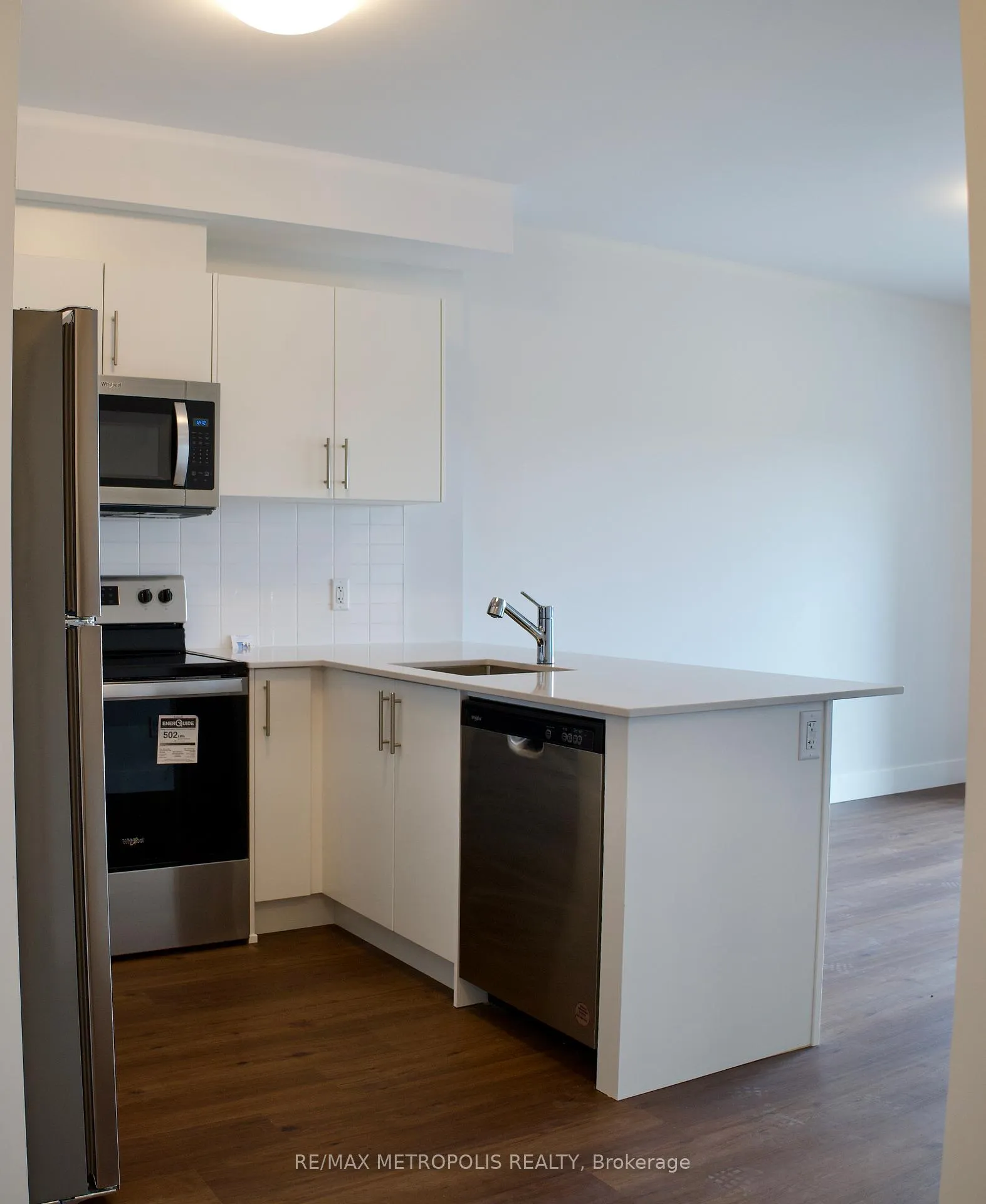 Photo 5 of Unit 610, 1000 Lackner Place, Kitchener — HOMEH
