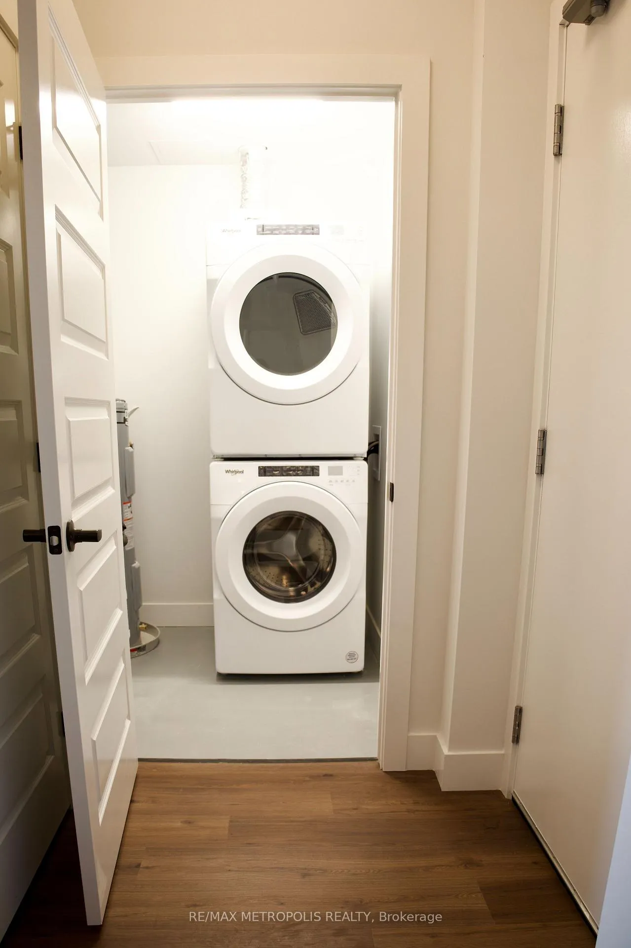 Photo 6 of Unit 610, 1000 Lackner Place, Kitchener — HOMEH