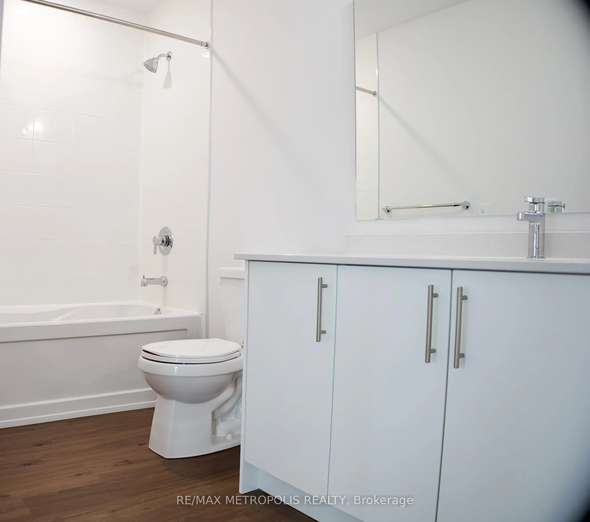 Photo 8 of Unit 610, 1000 Lackner Place, Kitchener — HOMEH