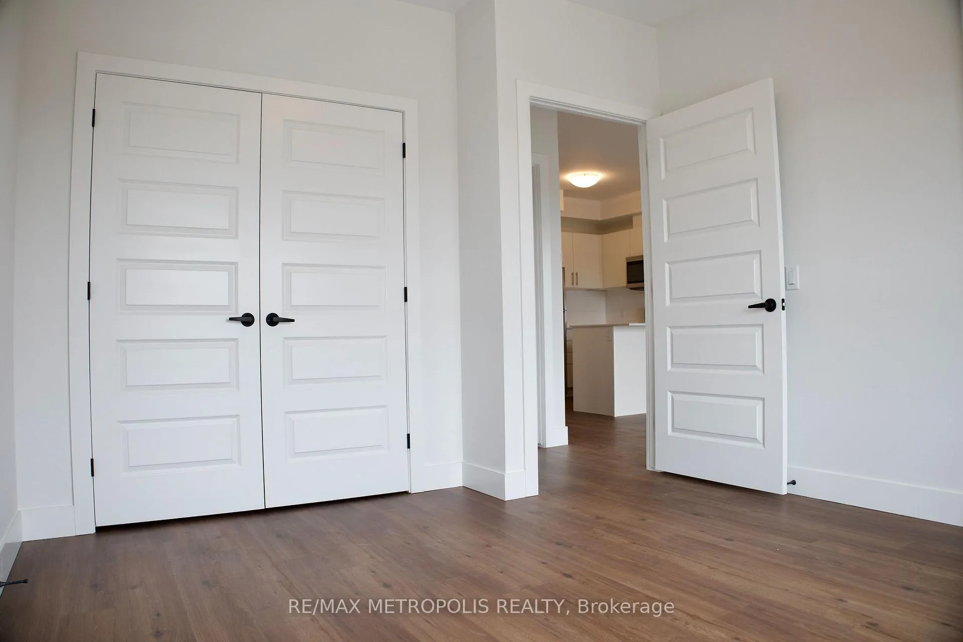 Photo 11 of Unit 610, 1000 Lackner Place, Kitchener — HOMEH