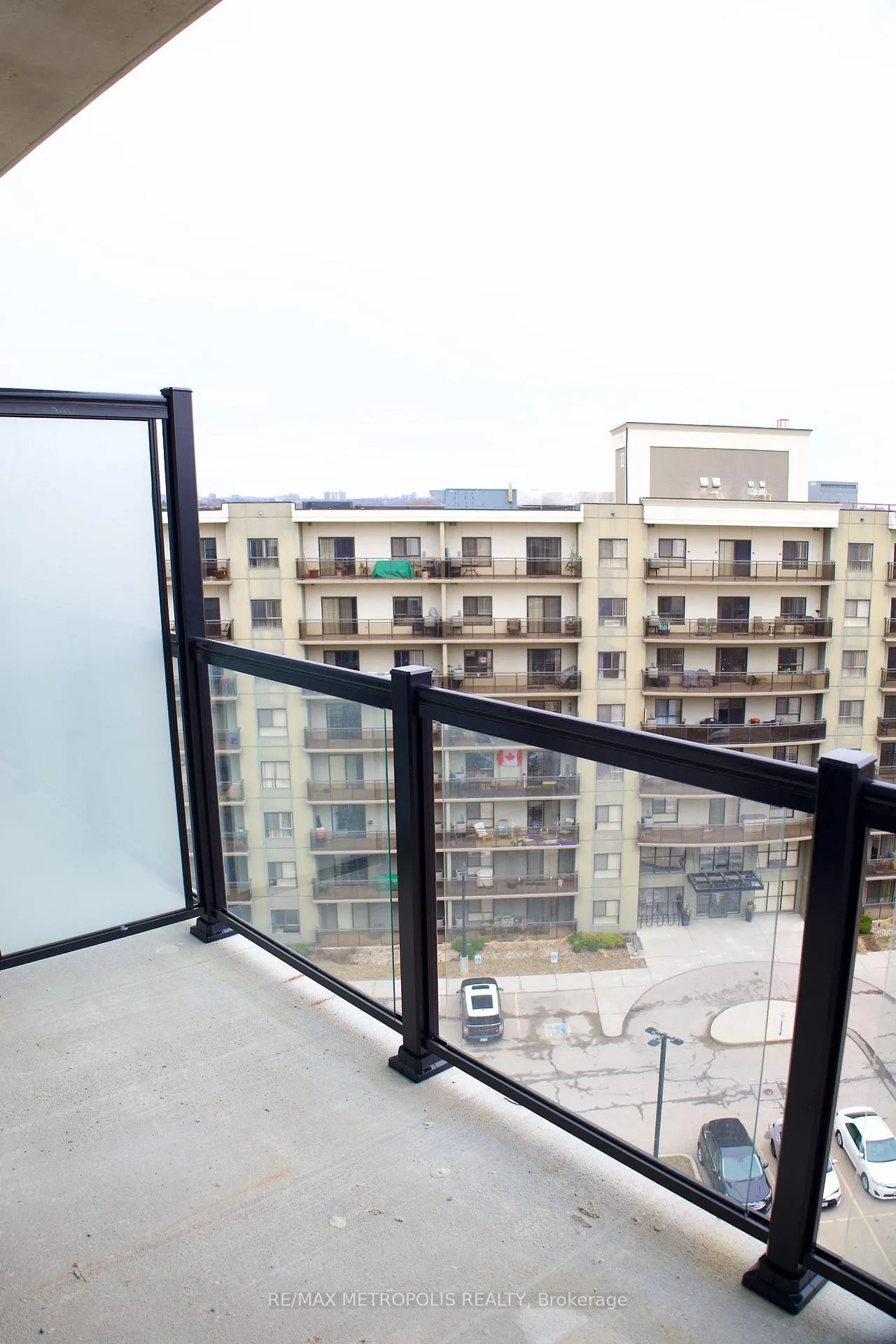 Photo 12 of Unit 610, 1000 Lackner Place, Kitchener — HOMEH