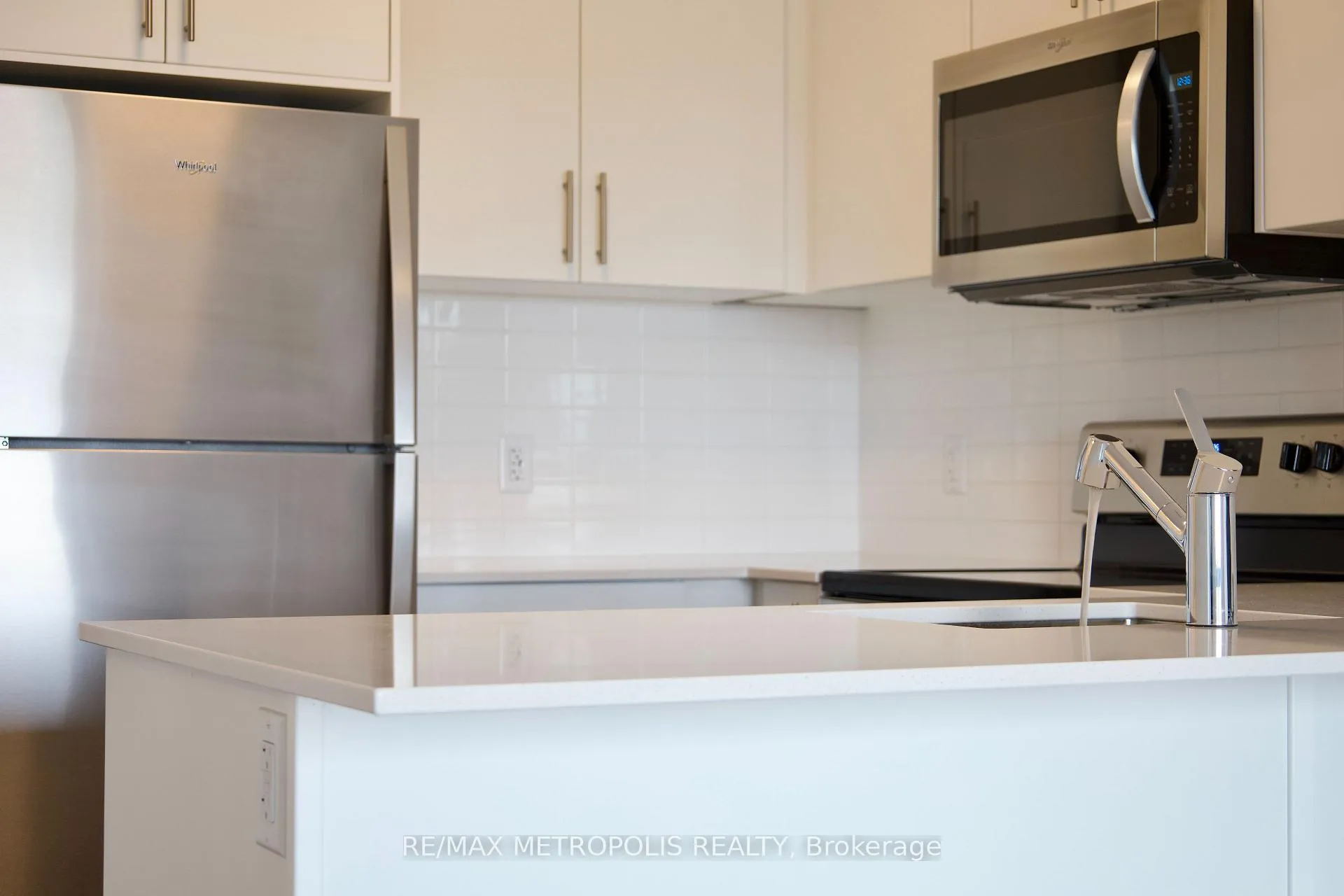 Photo 13 of Unit 610, 1000 Lackner Place, Kitchener — HOMEH