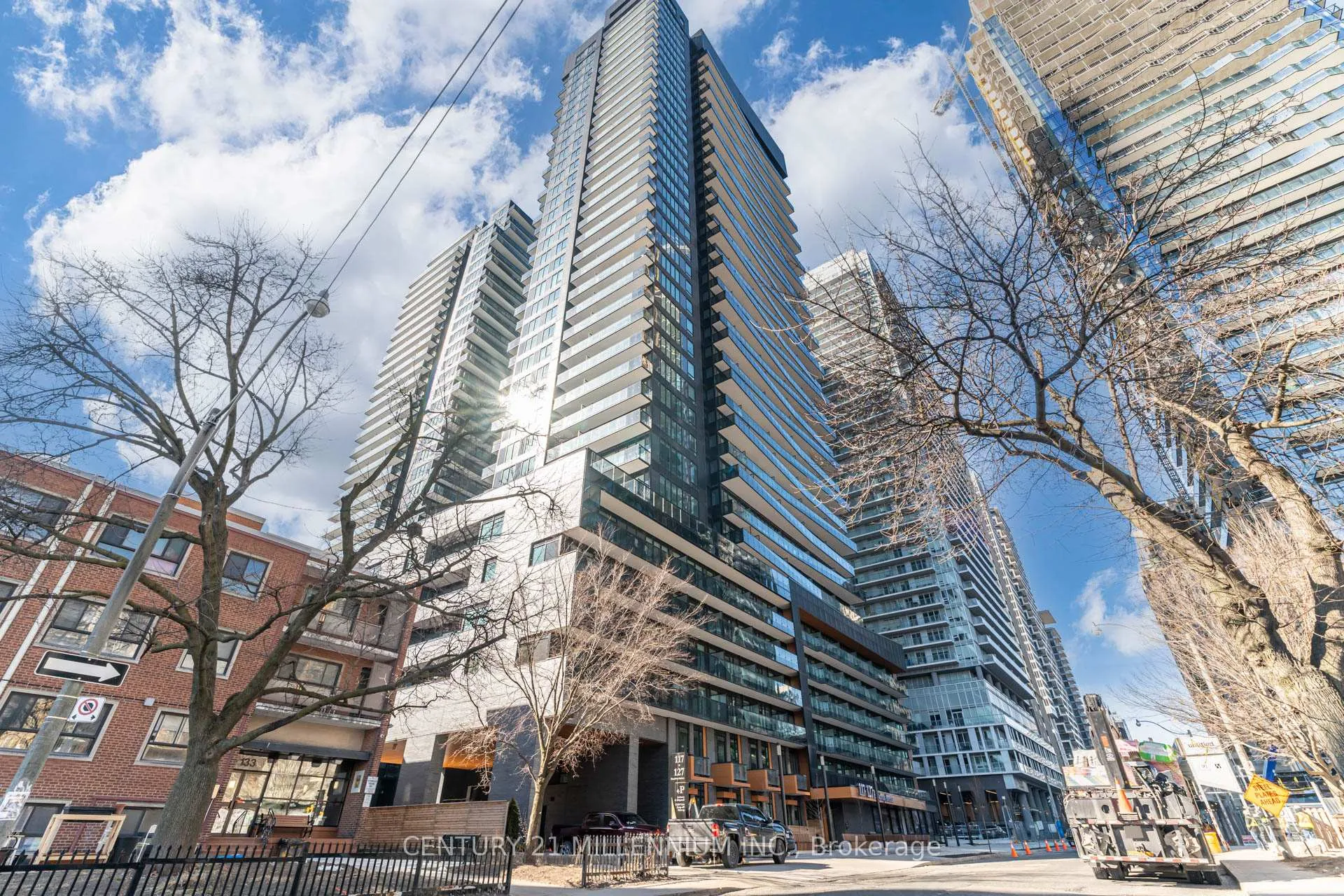 Front of Unit 3112N, 117 Broadway Avenue