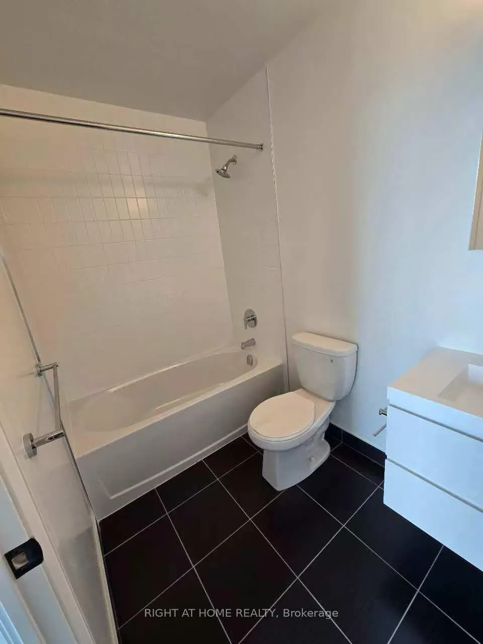 Photo 6 of Unit 2011, 56 Andre De Grasse Street, Markham, Unionville — HOMEH