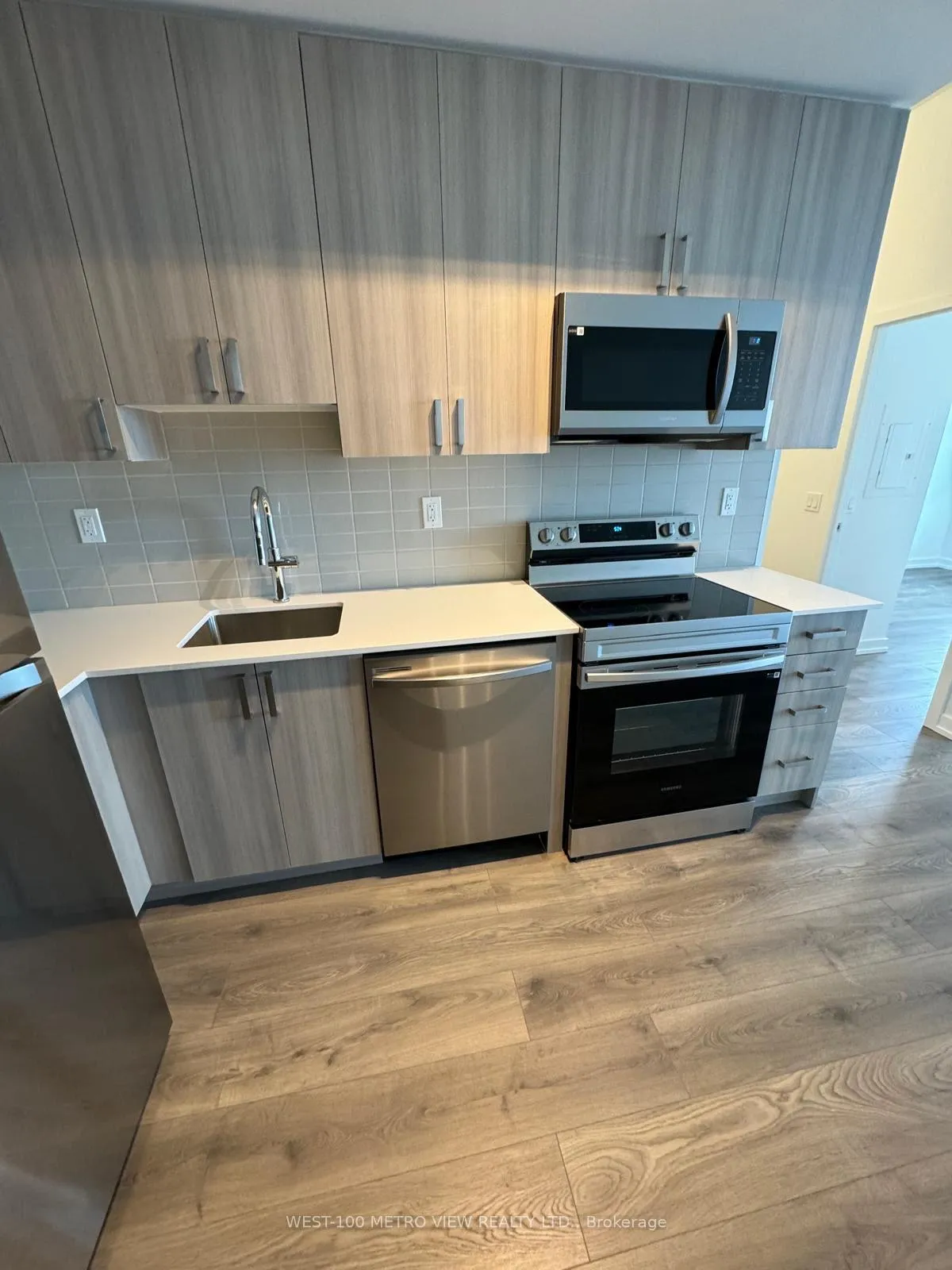 Photo 4 of Unit 705, 1435 Celebration Drive, Pickering, Bay Ridges — HOMEH