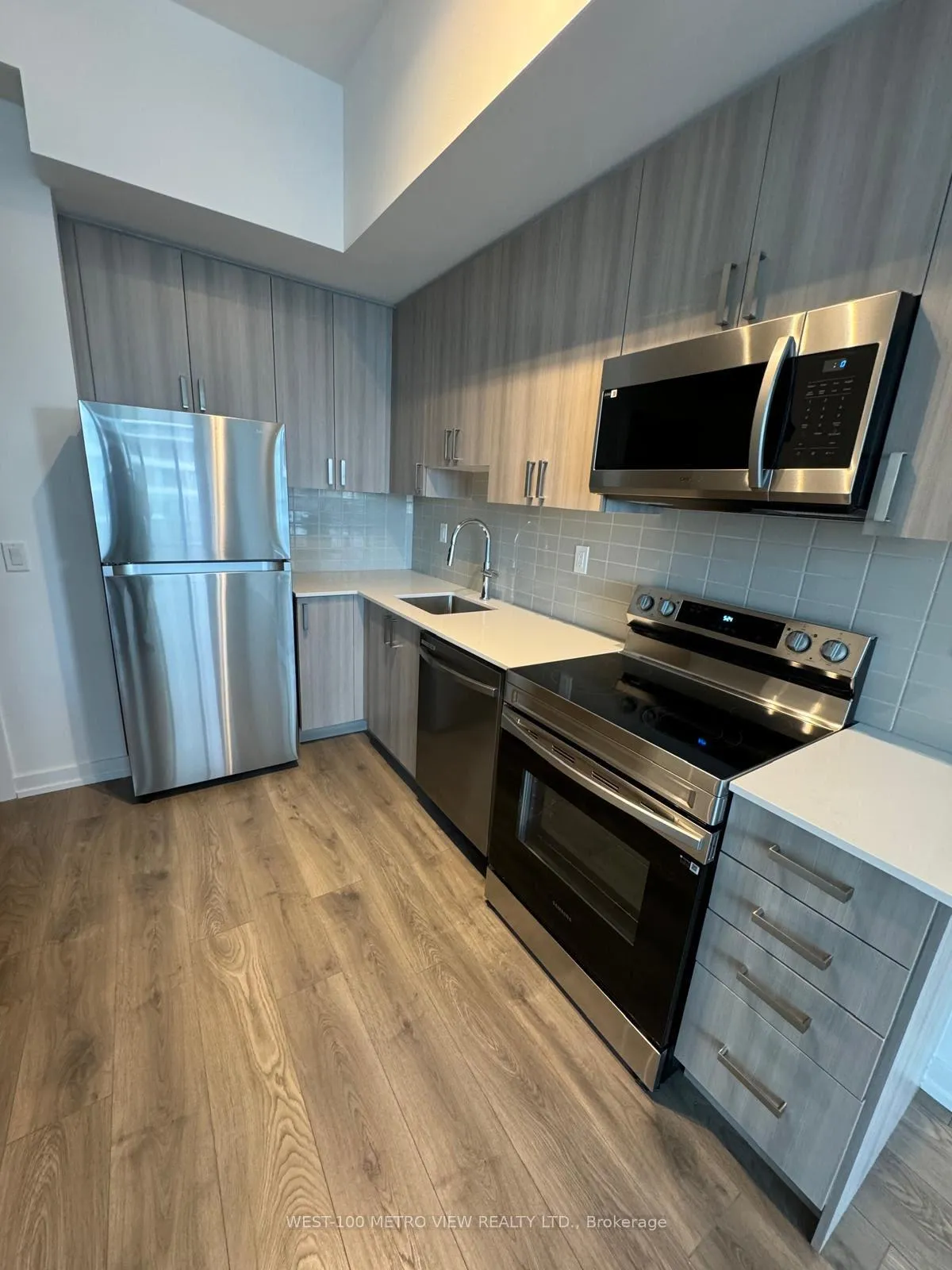 Photo 5 of Unit 705, 1435 Celebration Drive, Pickering, Bay Ridges — HOMEH
