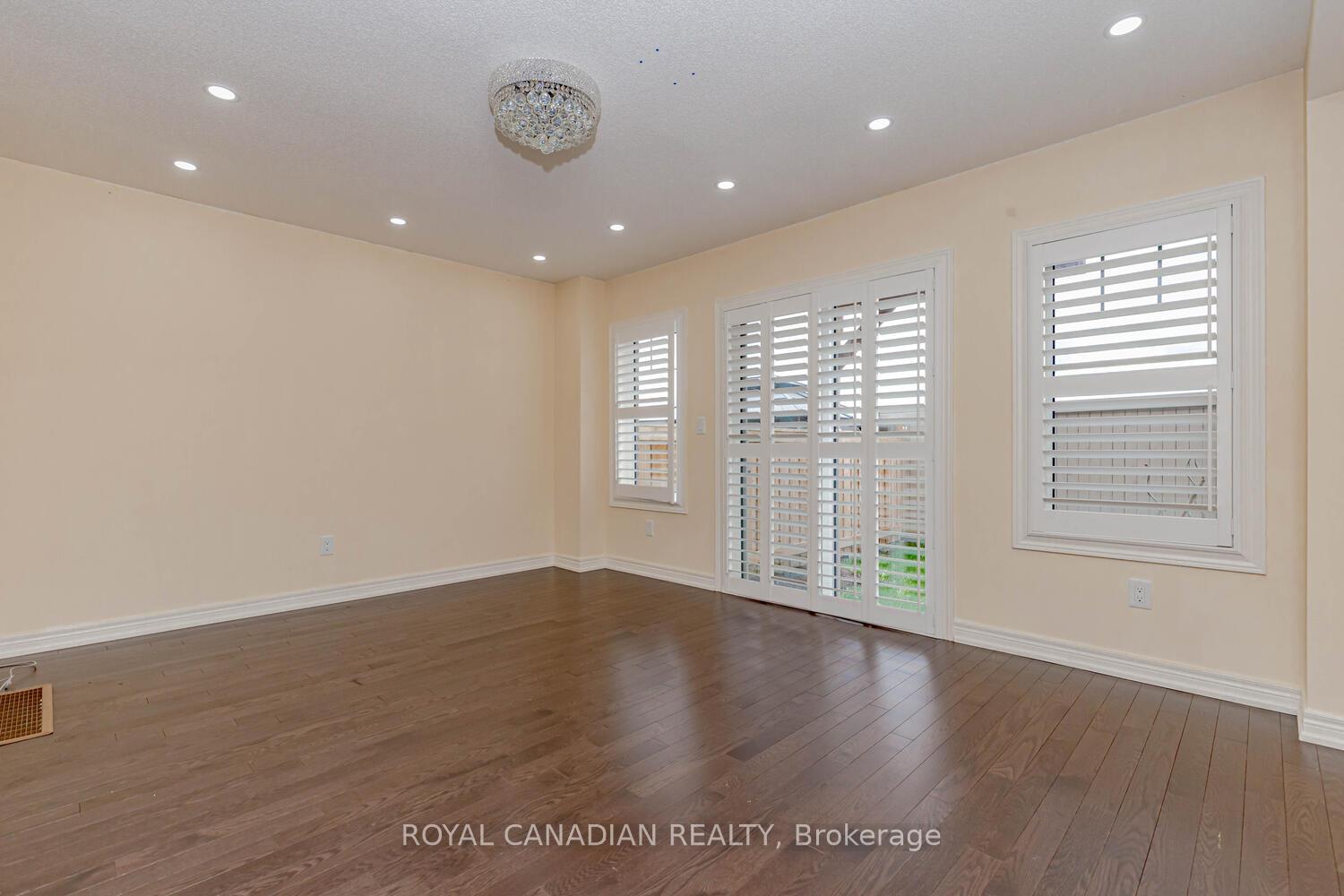 Photo 30 of 3852 Tufgar Crescent, Burlington, Alton — HOMEH